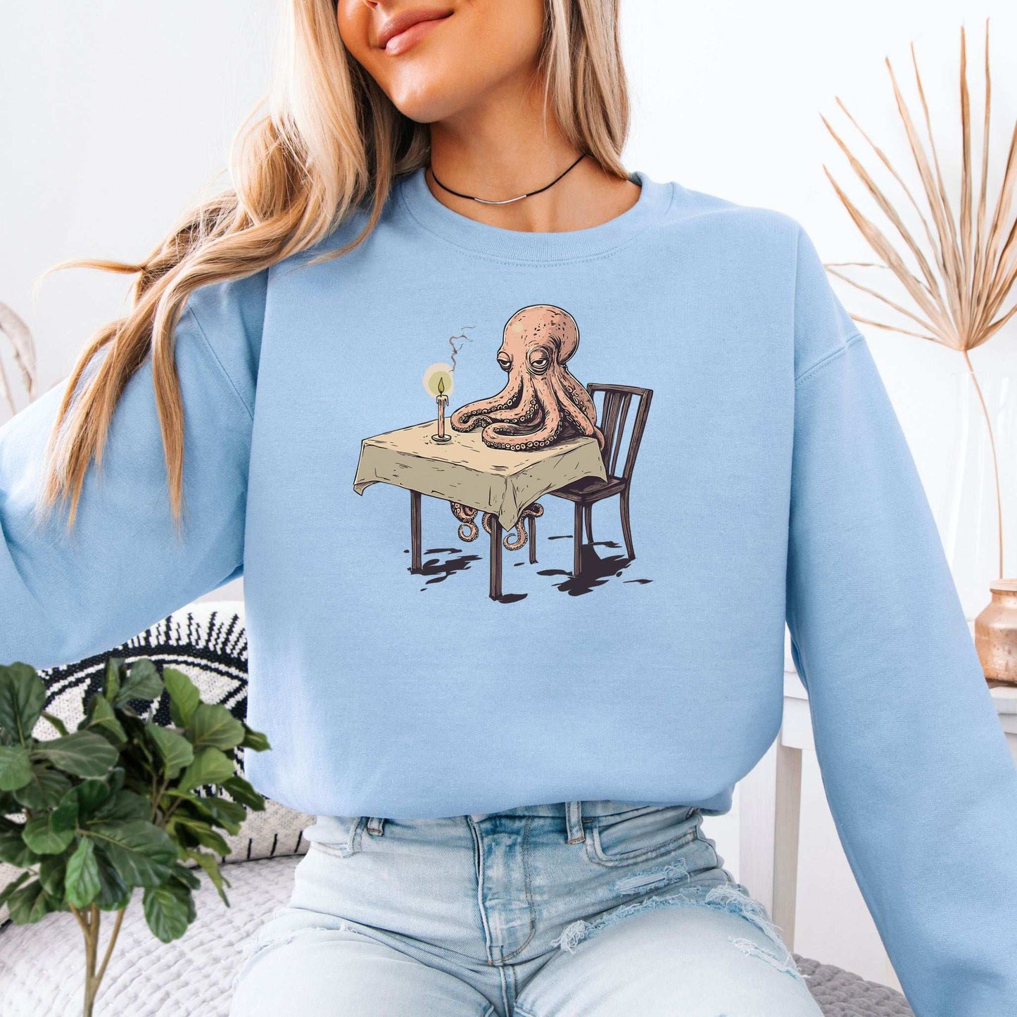Lonely Octopus Sweatshirt – Funny Single Animal Gift for the Lovelorn