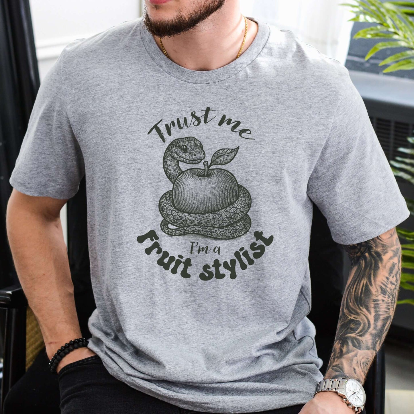 Trust Me I'm a Fruit Stylist – Funny Snake Meme Shirt for Serpent Lovers & Sarcastic Vibes