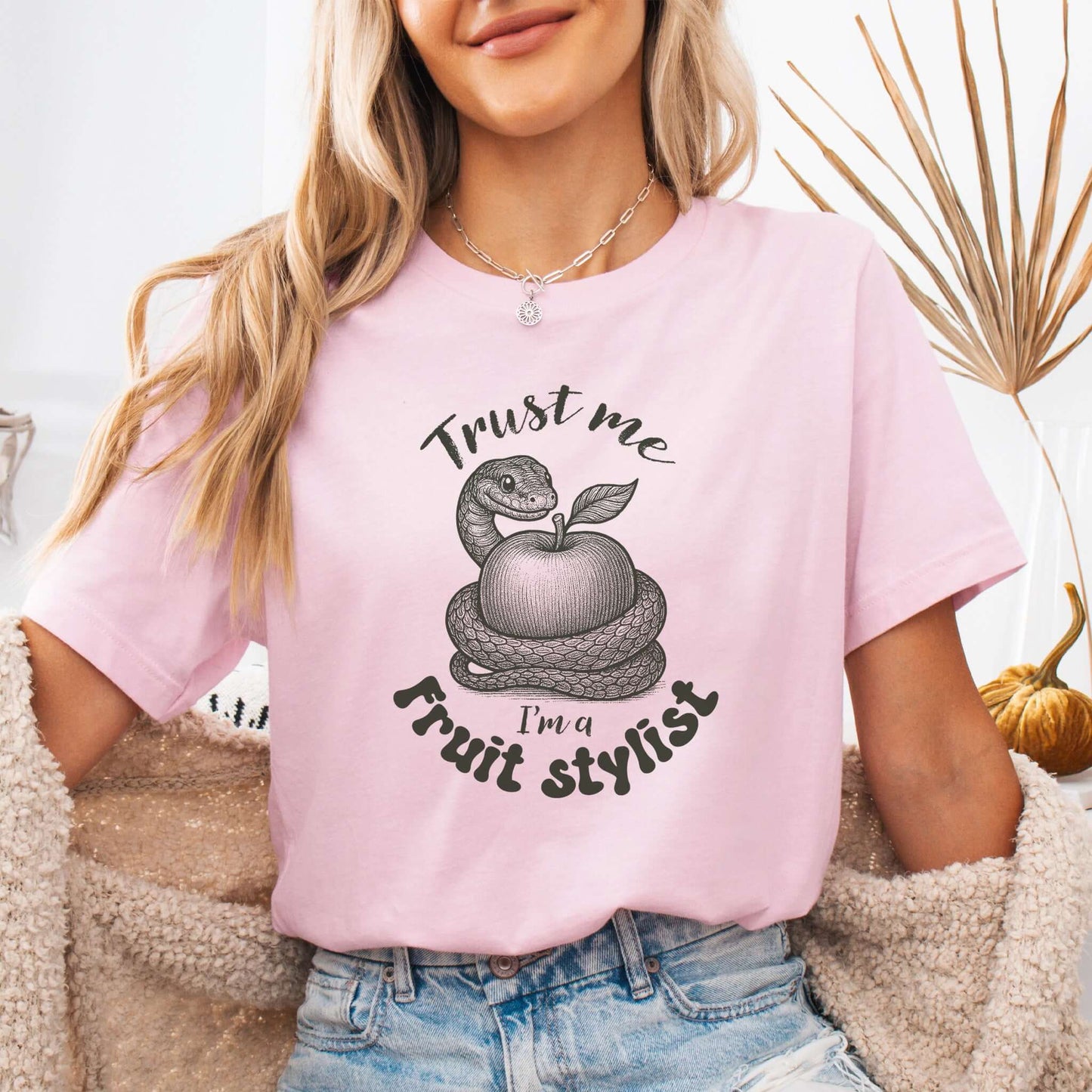 Trust Me I'm a Fruit Stylist – Funny Snake Meme Shirt for Serpent Lovers & Sarcastic Vibes