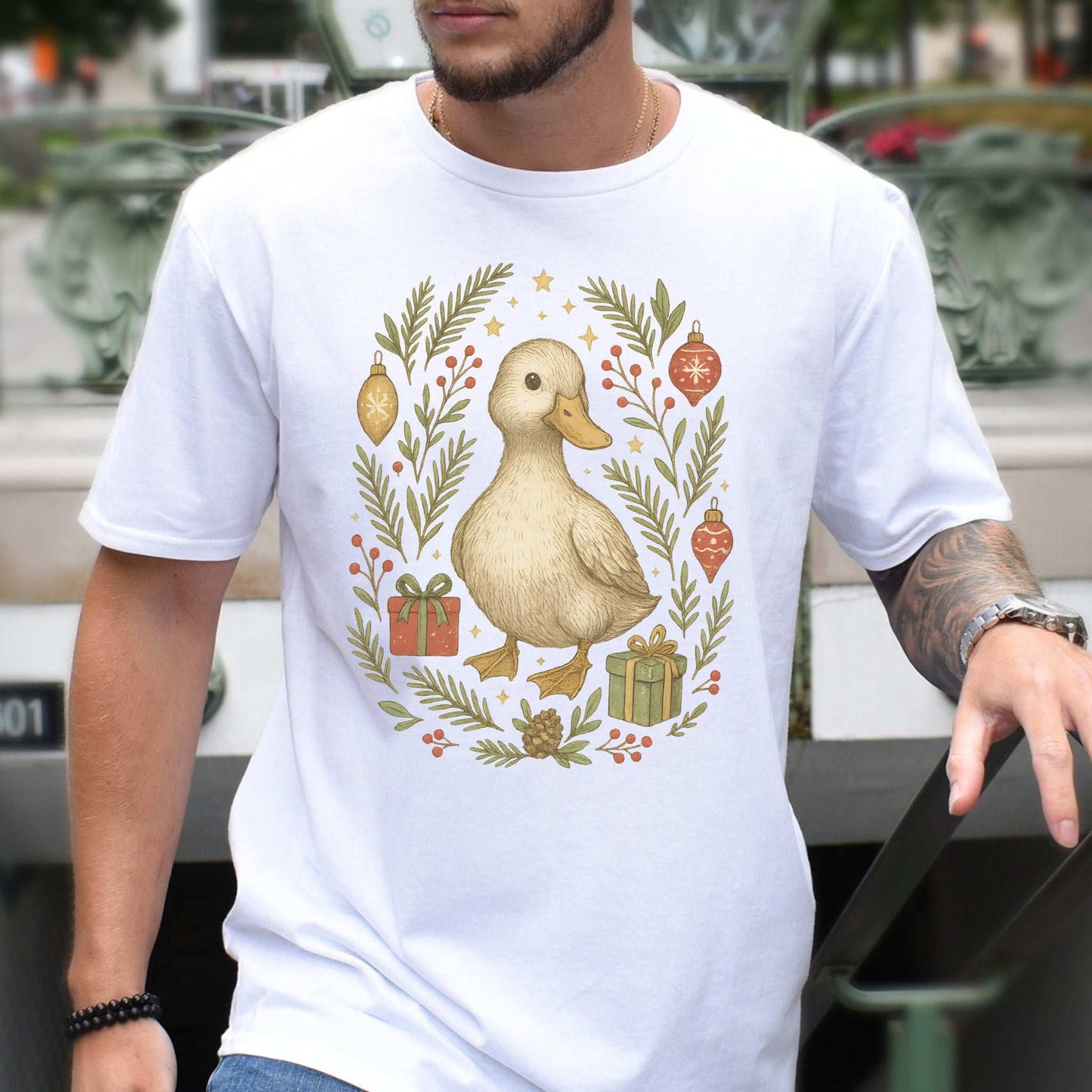 Christmas Duck T-Shirt – Cute Holiday Bird Lovers Gift Tee