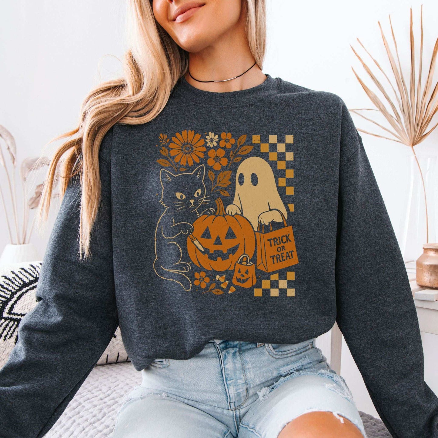 Halloween Cat & Ghost Sweatshirt – Cute Retro Trick-or-Treat Vibes