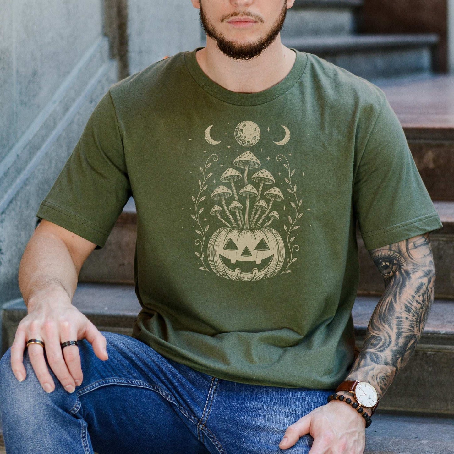 Mushroom Jack-O’-Lantern Halloween T-Shirt – Retro Moonlit Pumpkin Magic