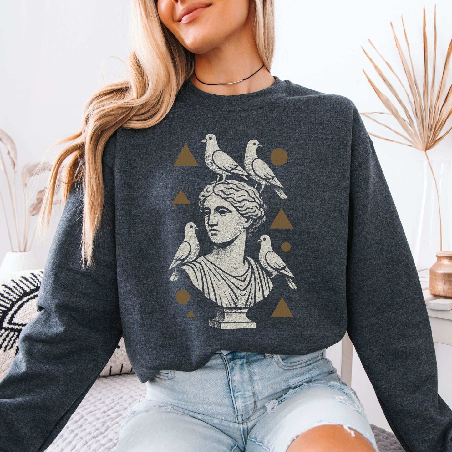 Pigeons & Statues Sweatshirt – Minimalist Greek Vibes & Urban Humor