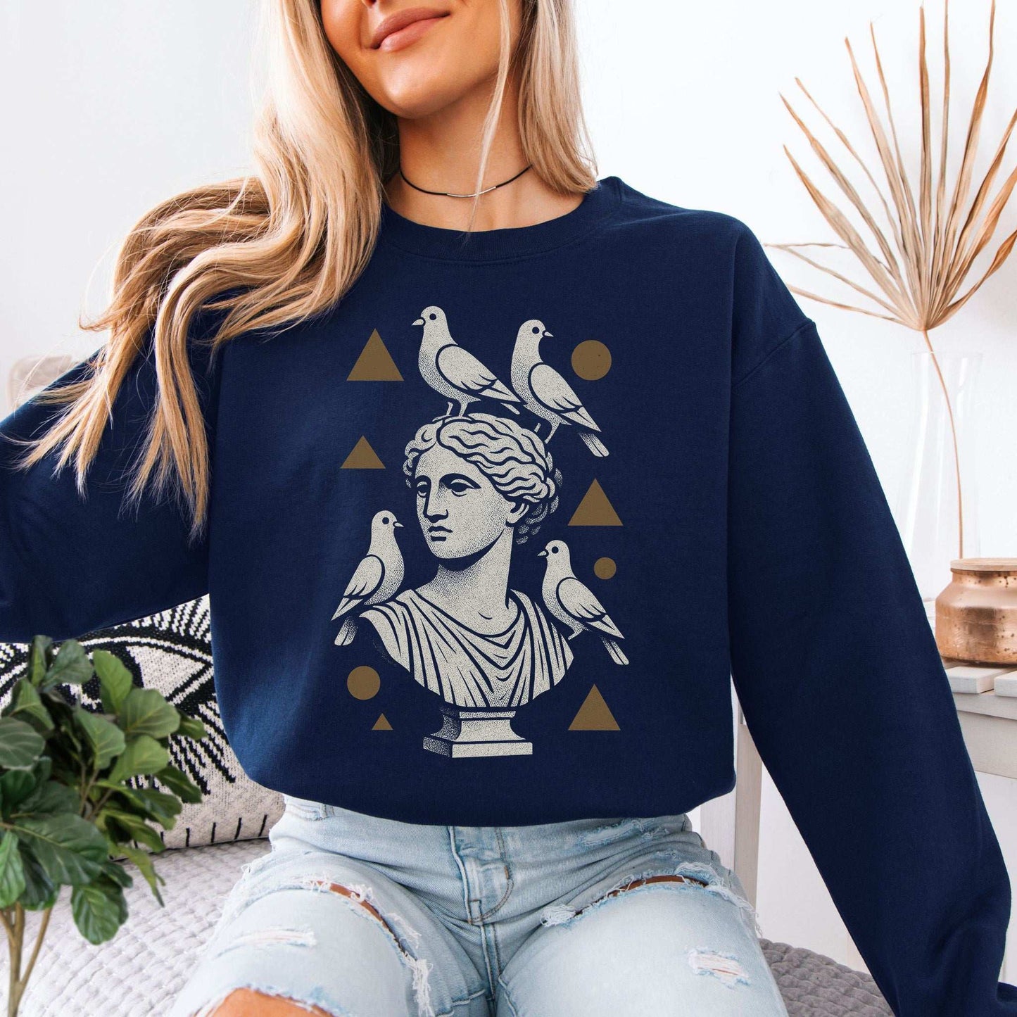 Pigeons & Statues Sweatshirt – Minimalist Greek Vibes & Urban Humor