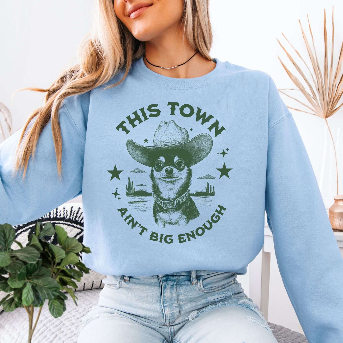 Chihuahua Sheriff Showdown Sweatshirt – Funny Dog Mom & Wild West Swetshirt