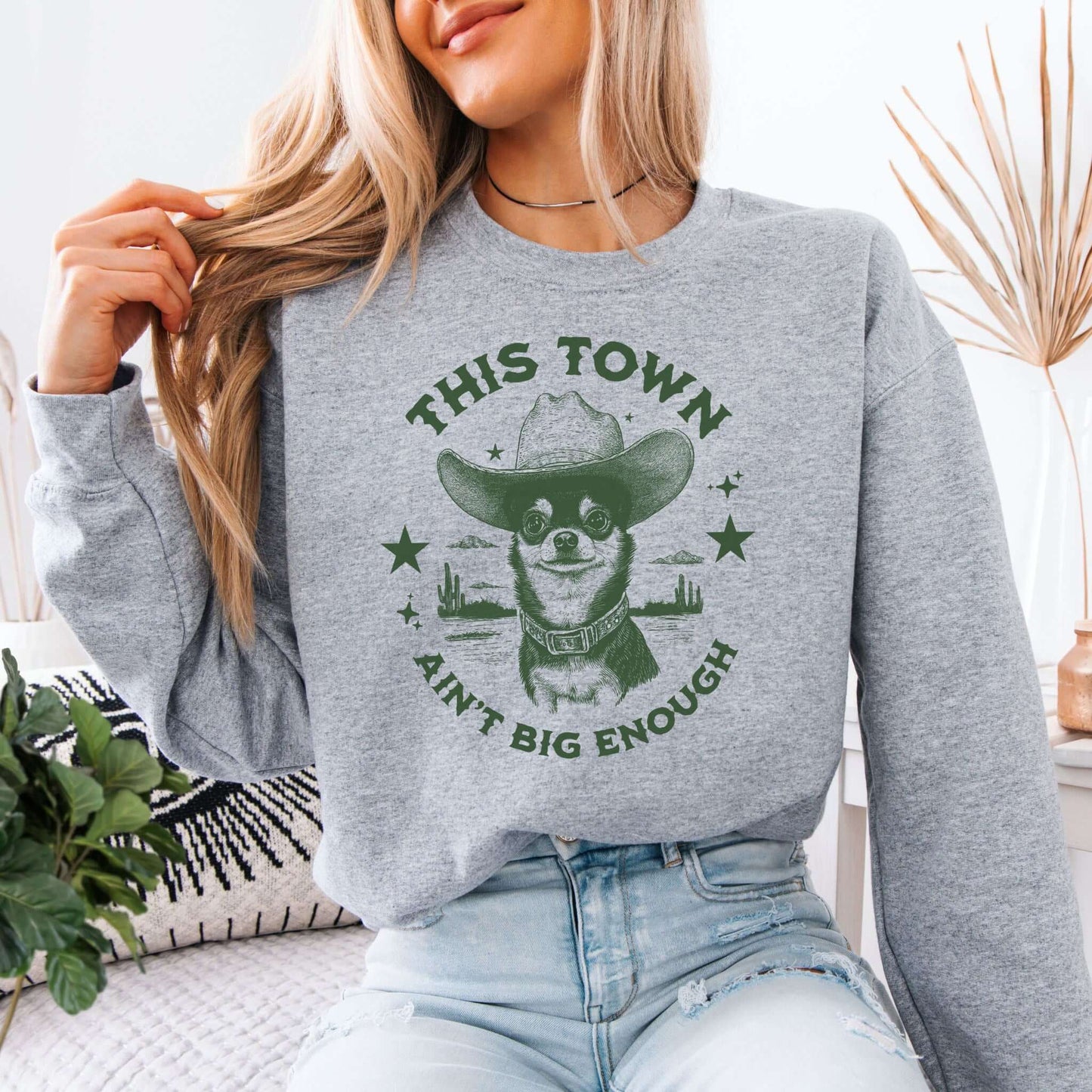 Chihuahua Sheriff Showdown Sweatshirt – Funny Dog Mom & Wild West Swetshirt