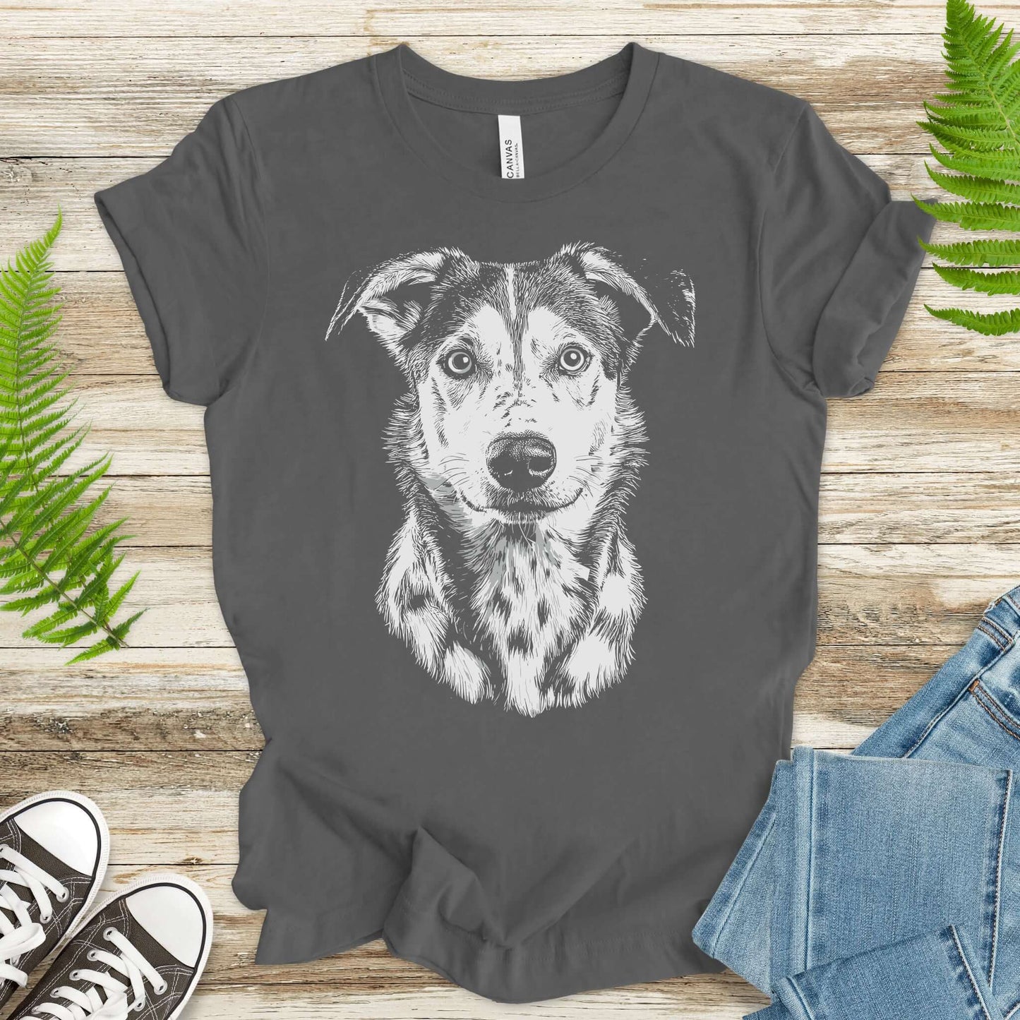 Realistic Husky Dog Lover T-Shirt – Vintage Style Pet Portrait Tee