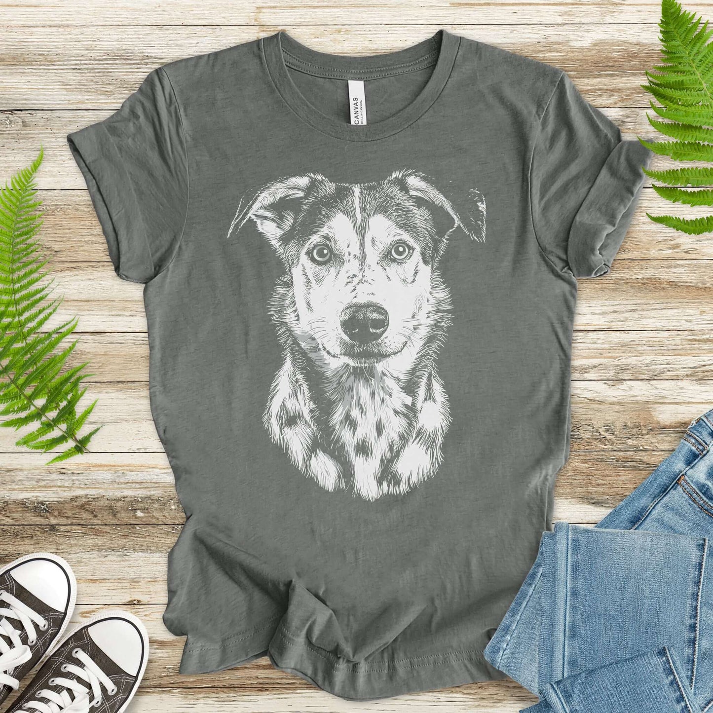 Realistic Husky Dog Lover T-Shirt – Vintage Style Pet Portrait Tee