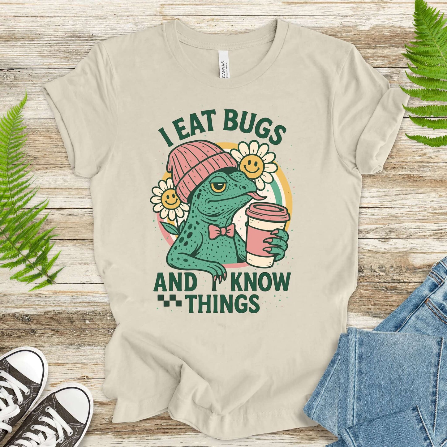Lizard I Eat Bugs and I Know Things Sassy T-Shirt