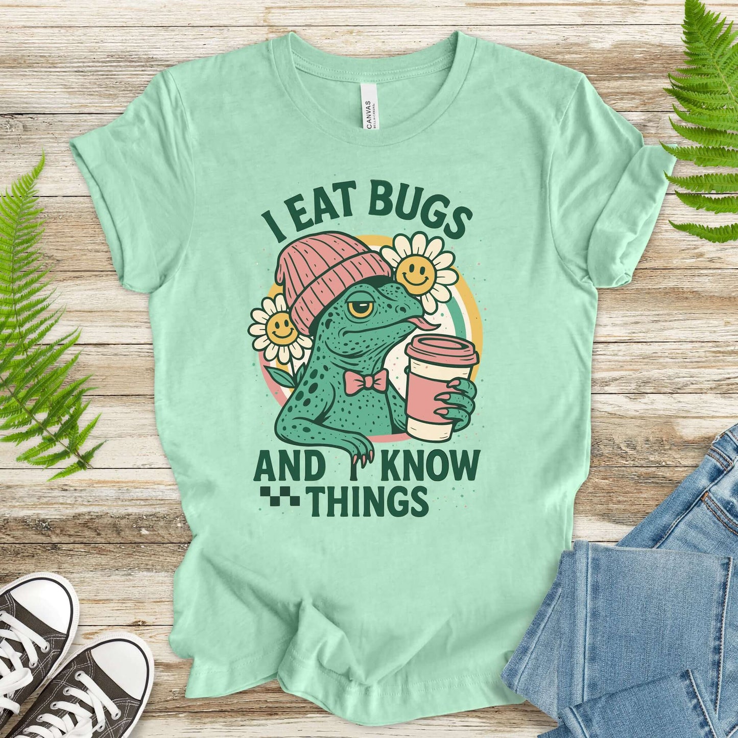 Lizard I Eat Bugs and I Know Things Sassy T-Shirt