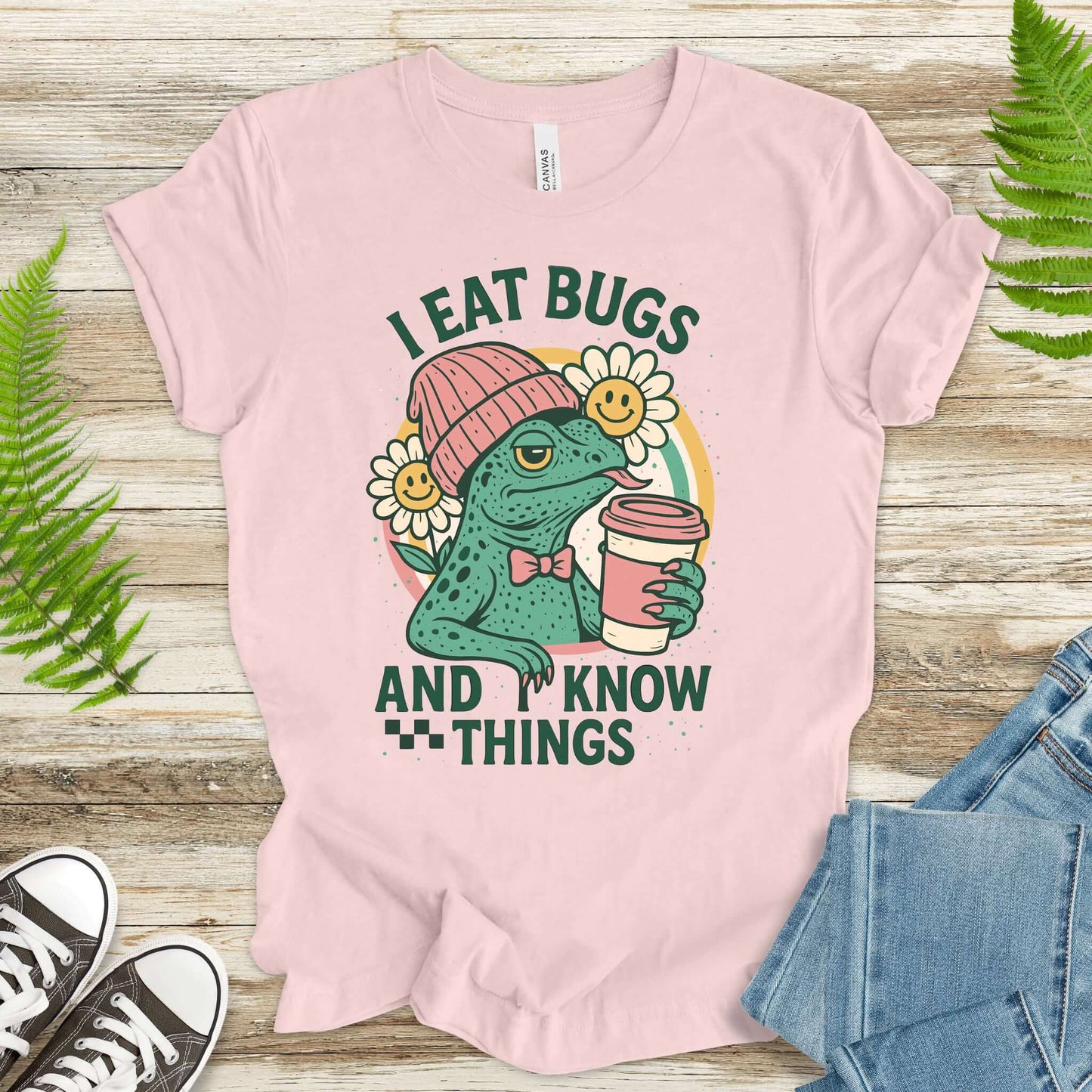 Lizard I Eat Bugs and I Know Things Sassy T-Shirt