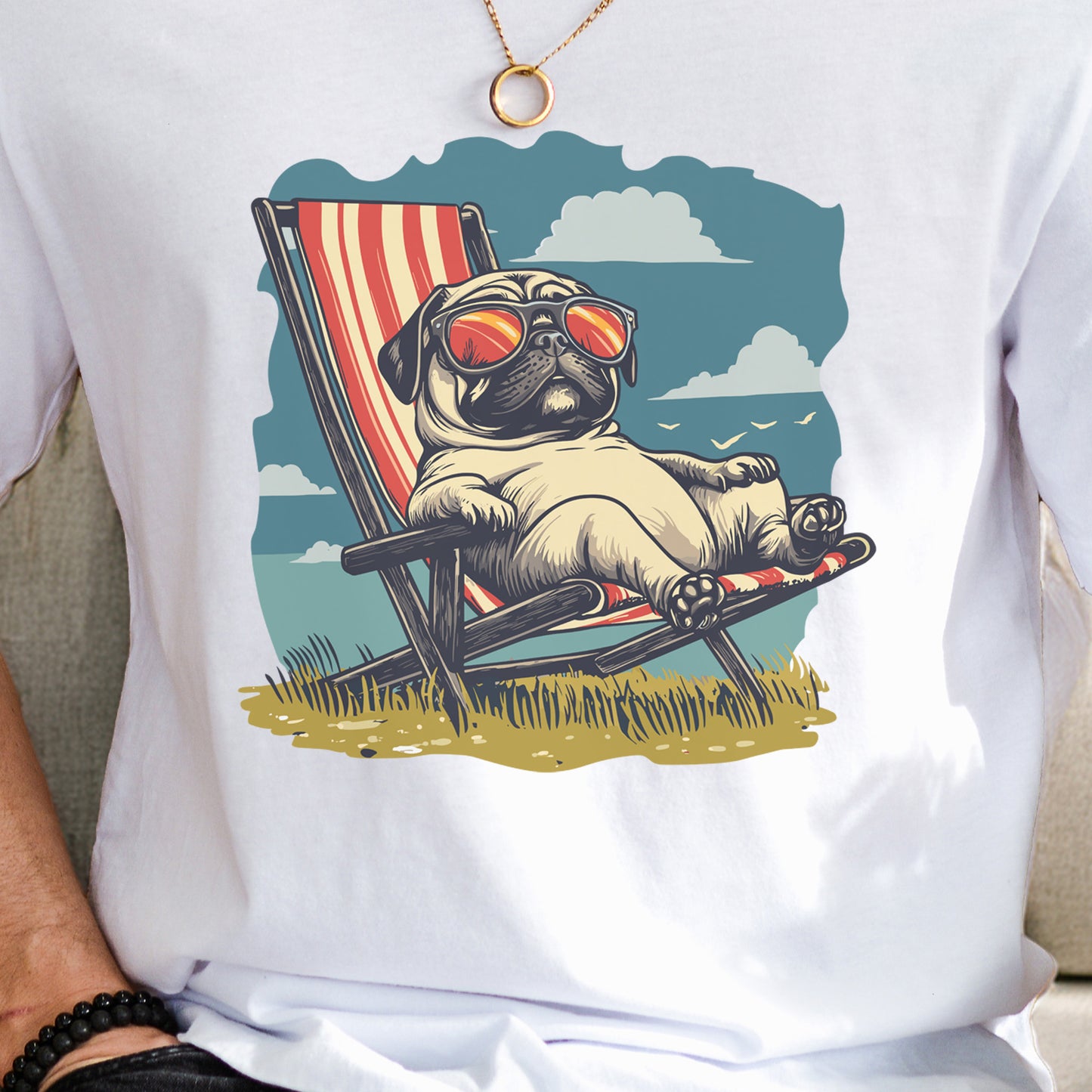 Lazy Pug T-Shirt – Chill Beach Vibes in Vintage Style