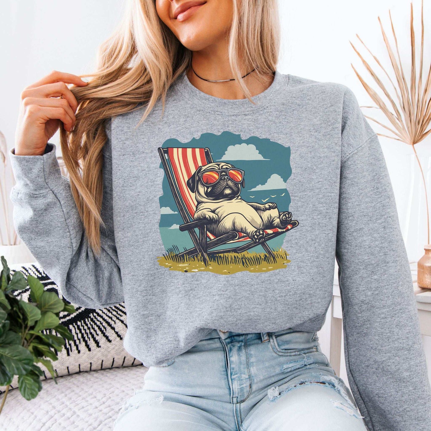 Lazy Pug Sweatshirt – Chill Vintage Beach Vibes for Dog Lovers