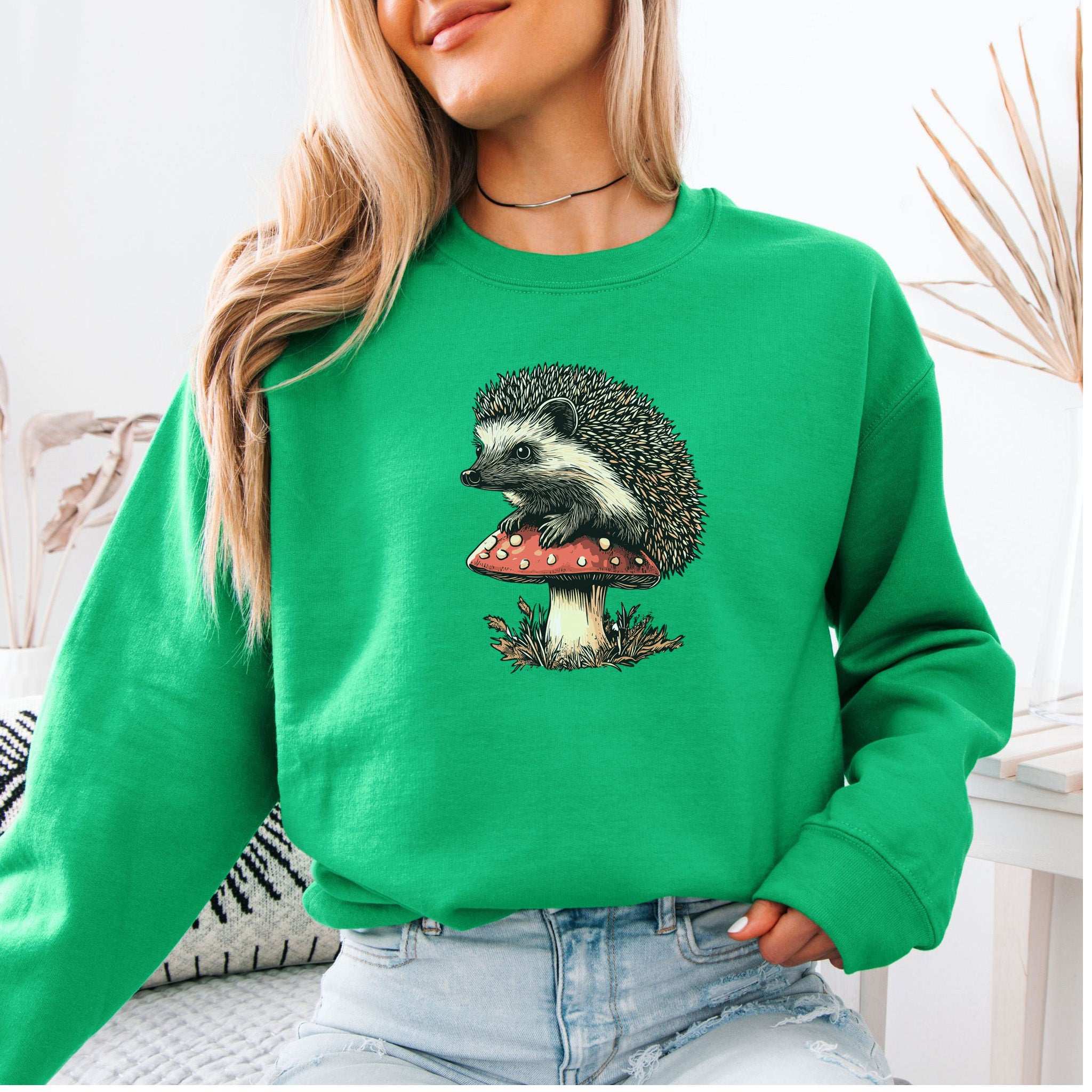 Hedgehog on Mushroom Sweatshirt – Vintage Woodland Gift with Cute Forest Vibes