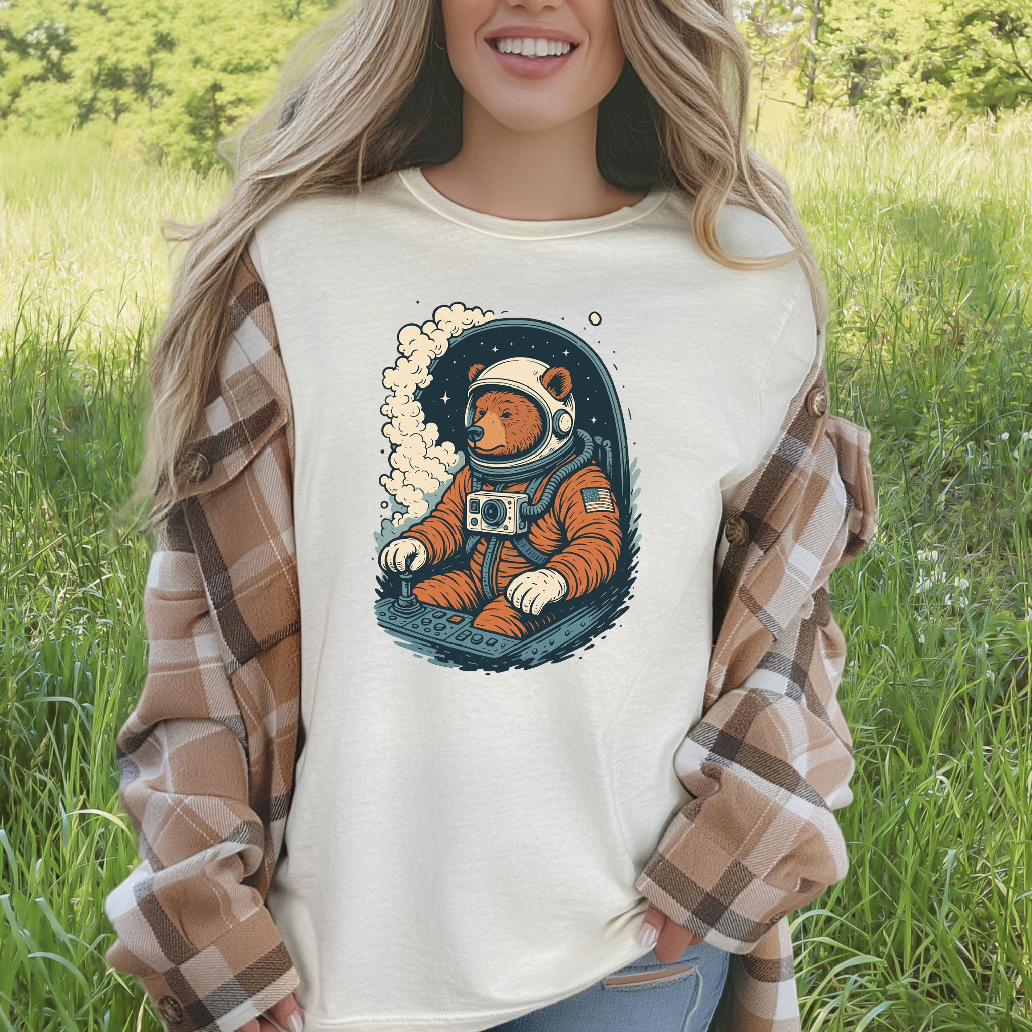 Astronaut Bear Space T-Shirt – Retro Cosmic Grizzly Galaxy Tee