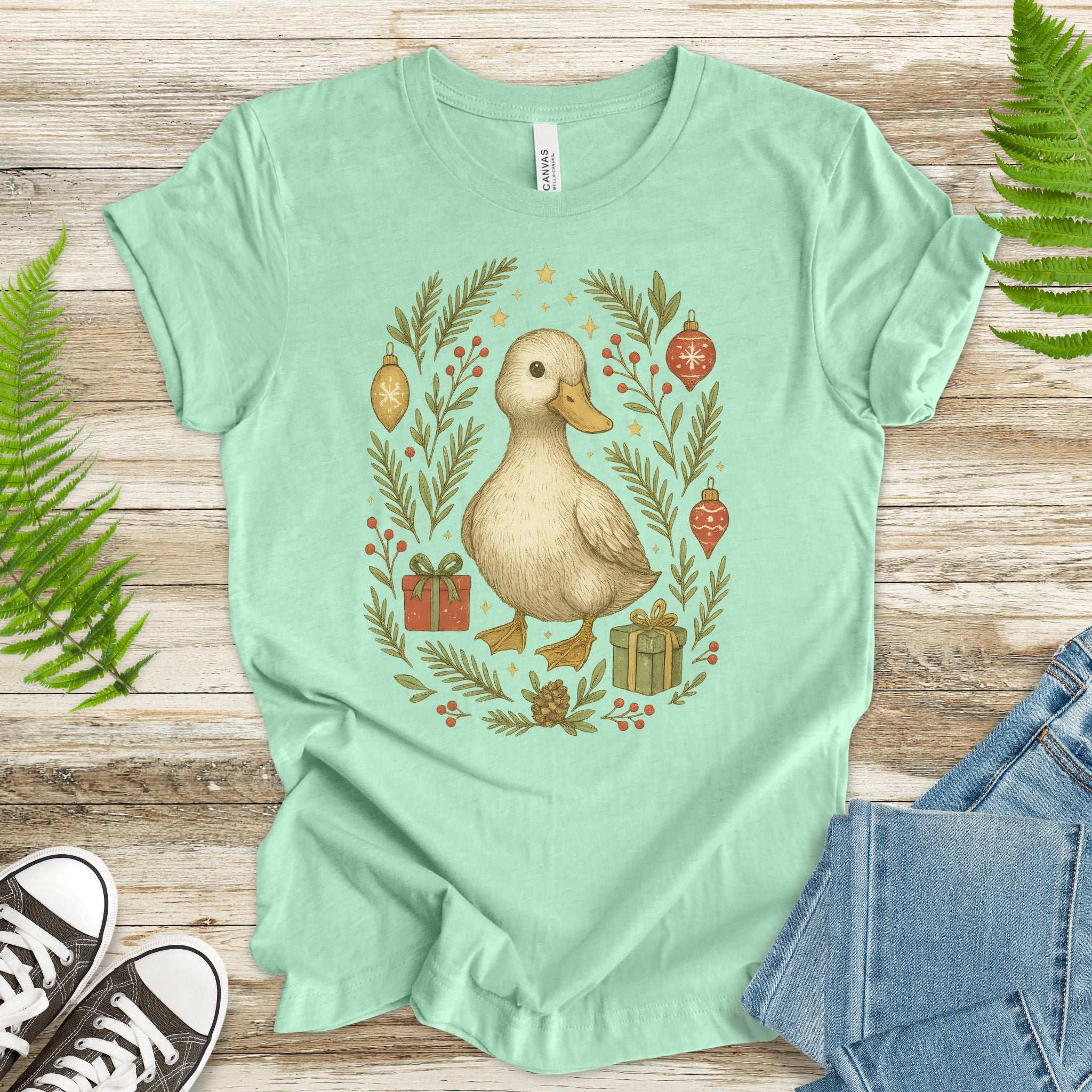 Christmas Duck T-Shirt – Cute Holiday Bird Lovers Gift Tee
