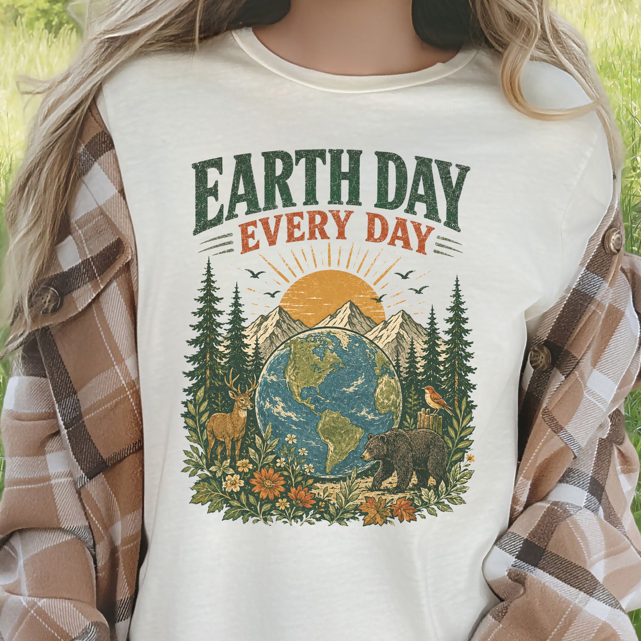 Earth Day Every Day Retro Globe Wildlife Nature Lover Eco Gift T-Shirt