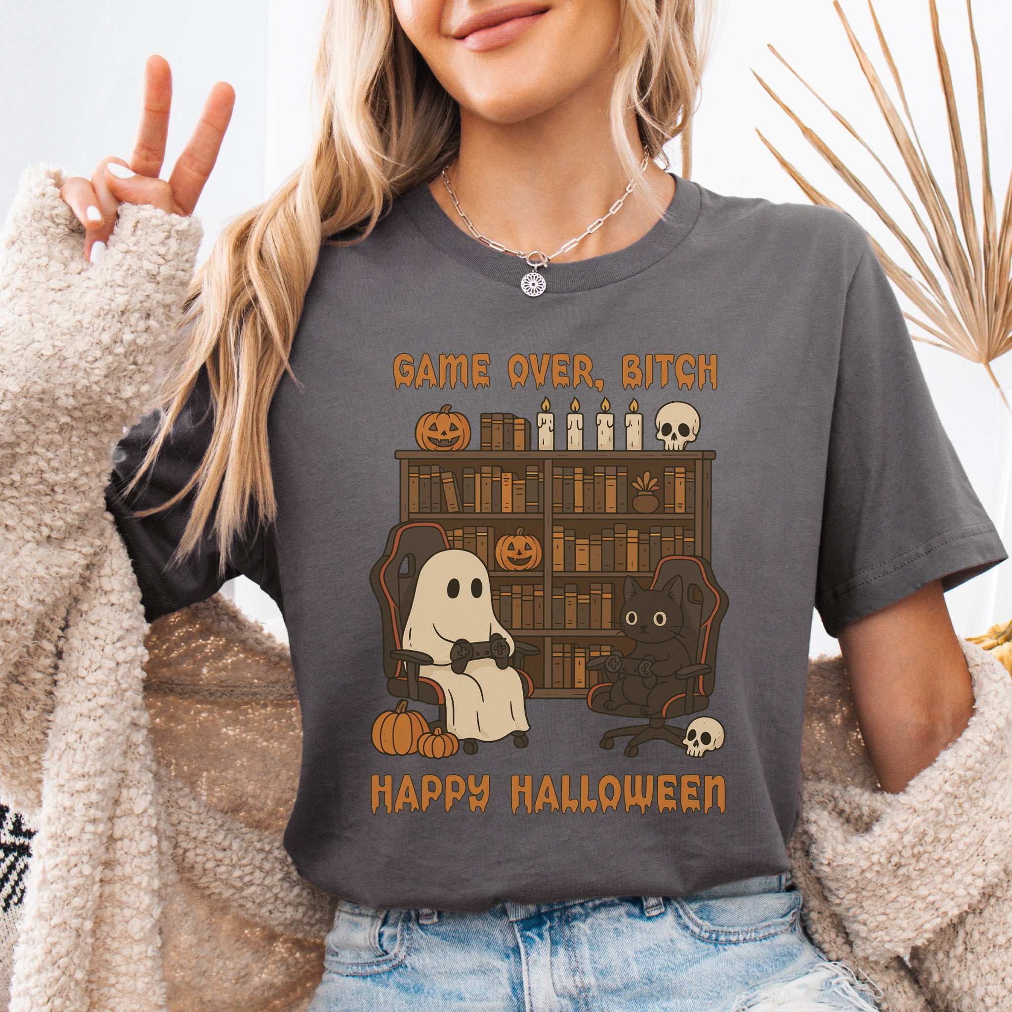 Halloween Gamer Ghost & Cat T-Shirt – Funny Retro Gaming Spooky Vibes