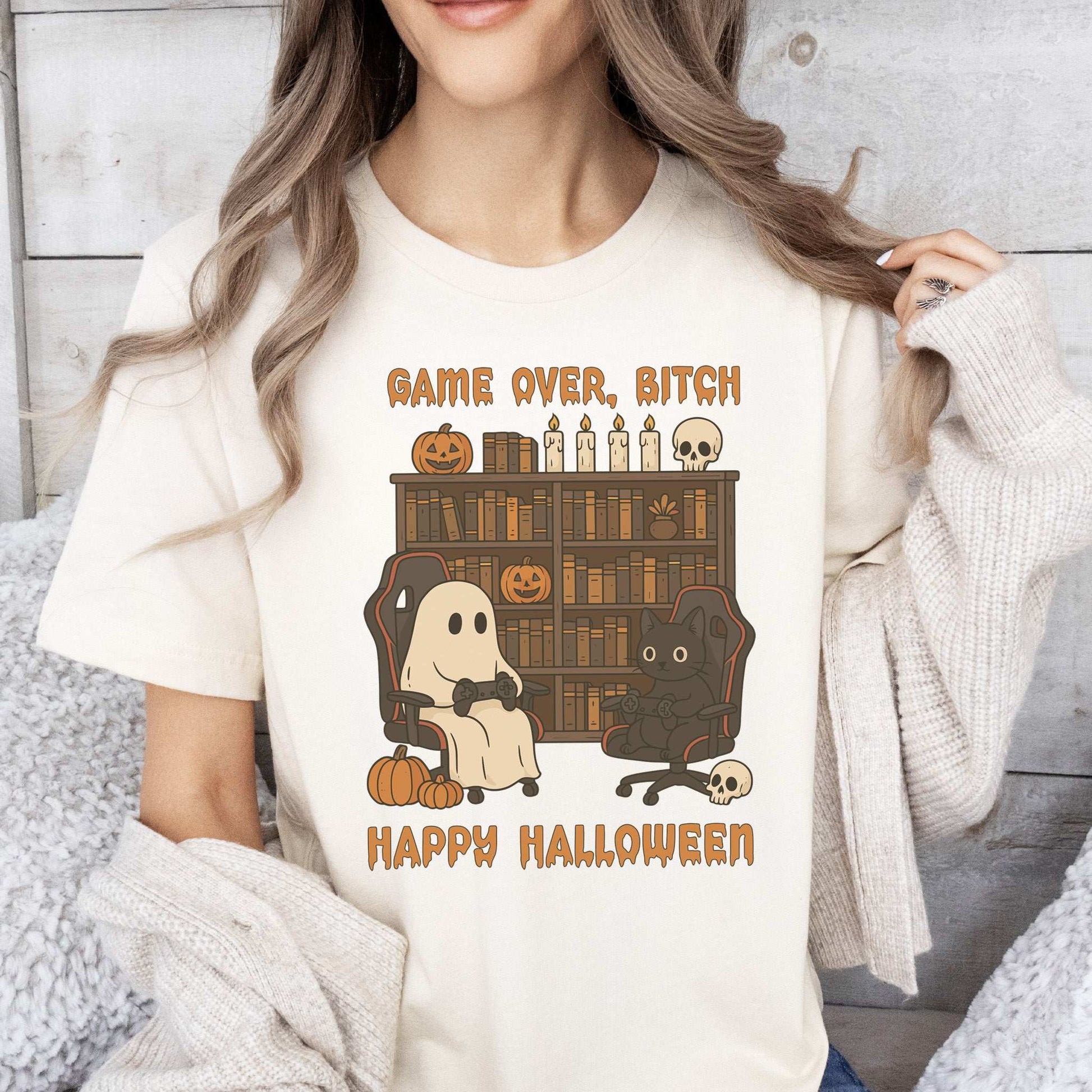 Halloween Gamer Ghost & Cat T-Shirt – Funny Retro Gaming Spooky Vibes