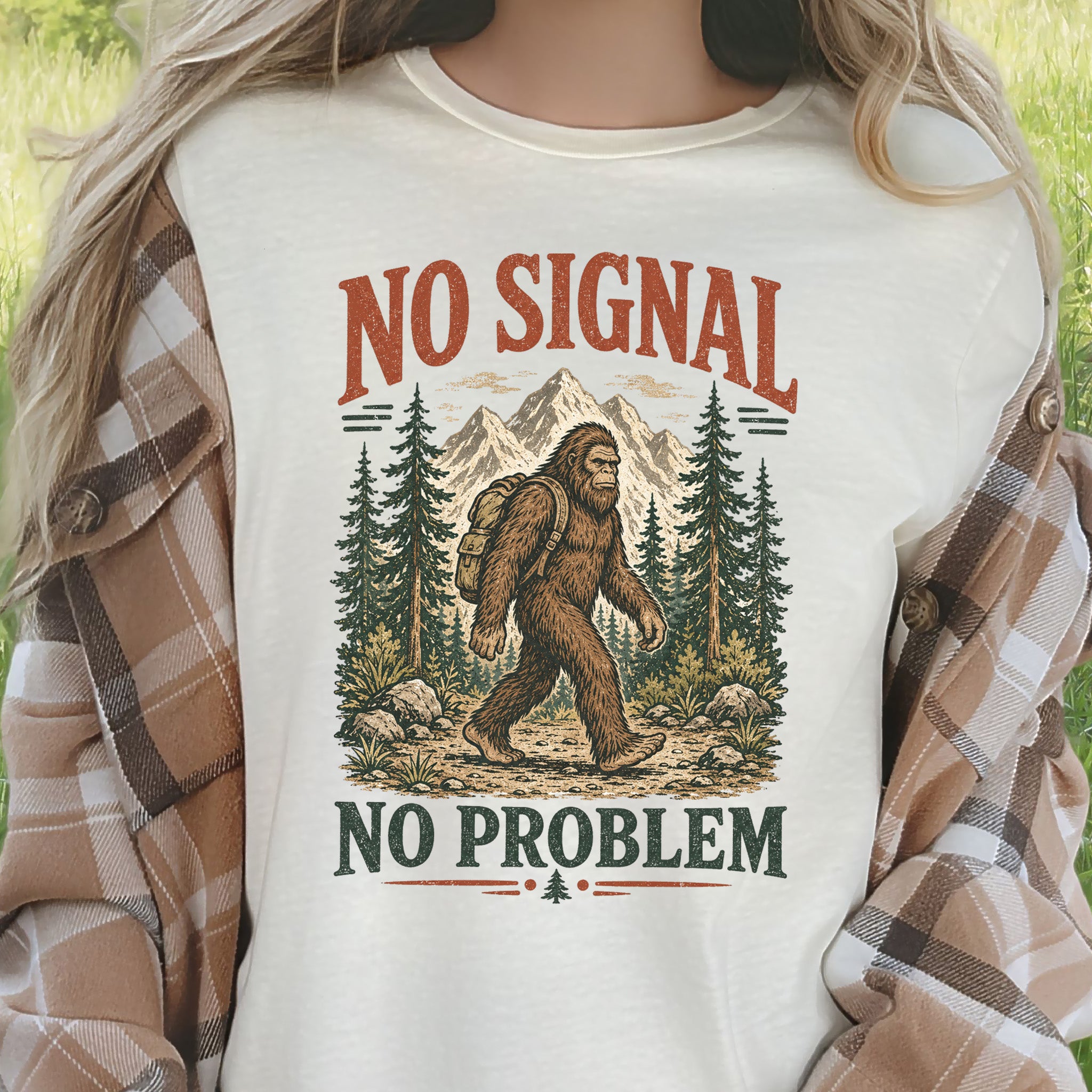 No Signal No Problem Bigfoot Sasquatch Camping Humor T-Shirt