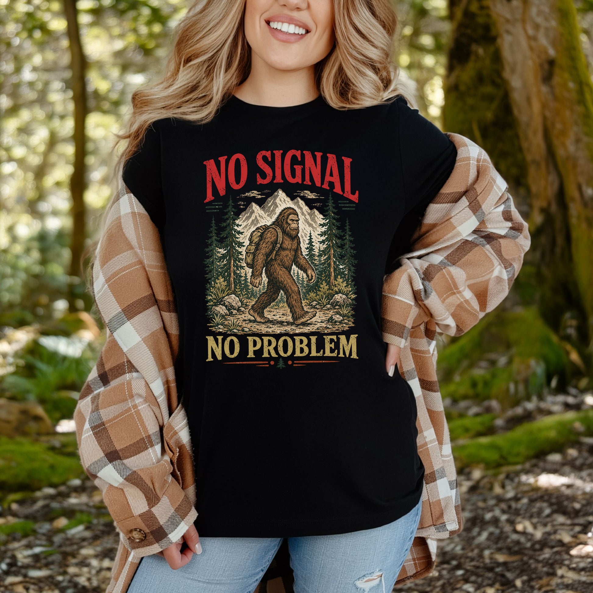 No Signal No Problem Bigfoot Sasquatch Camping Humor T-Shirt