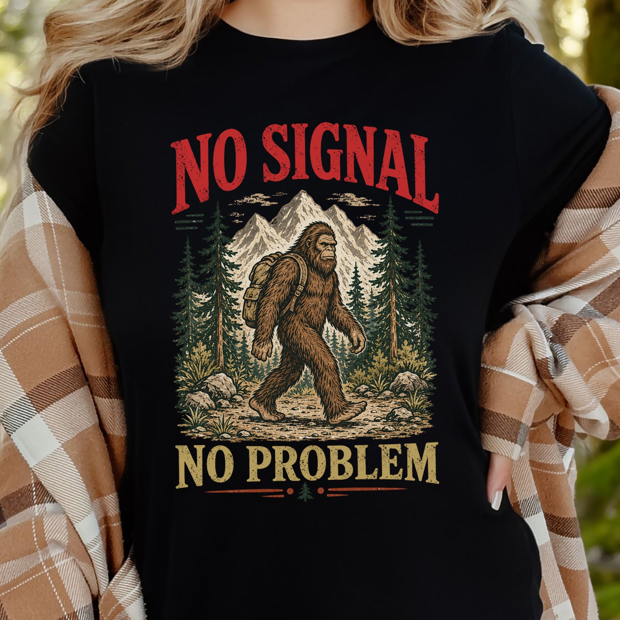 No Signal No Problem Bigfoot Sasquatch Camping Humor T-Shirt
