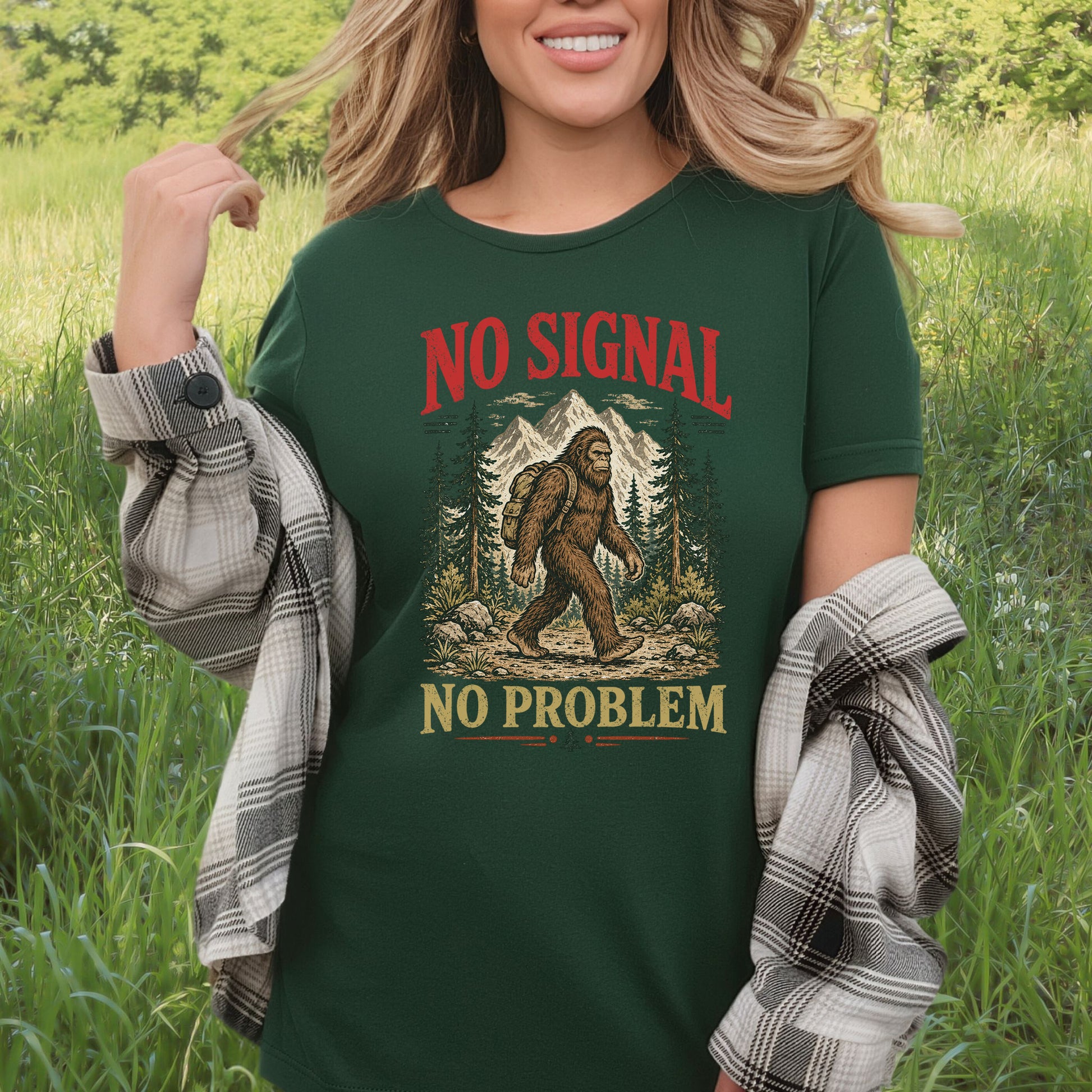 No Signal No Problem Bigfoot Sasquatch Camping Humor T-Shirt