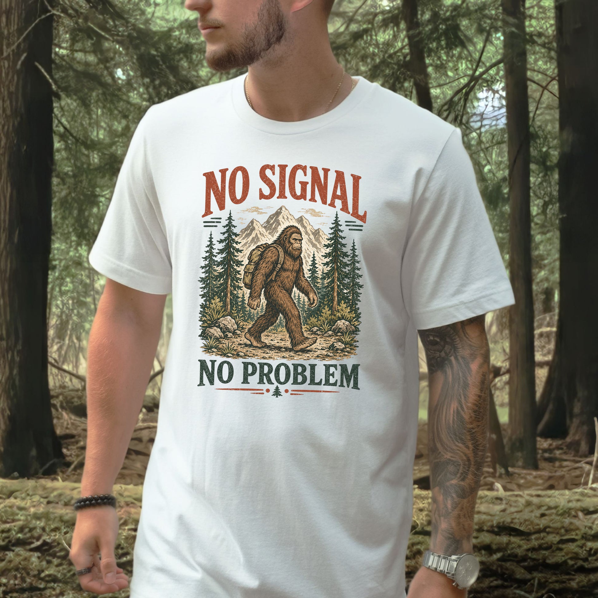 No Signal No Problem Bigfoot Sasquatch Camping Humor T-Shirt