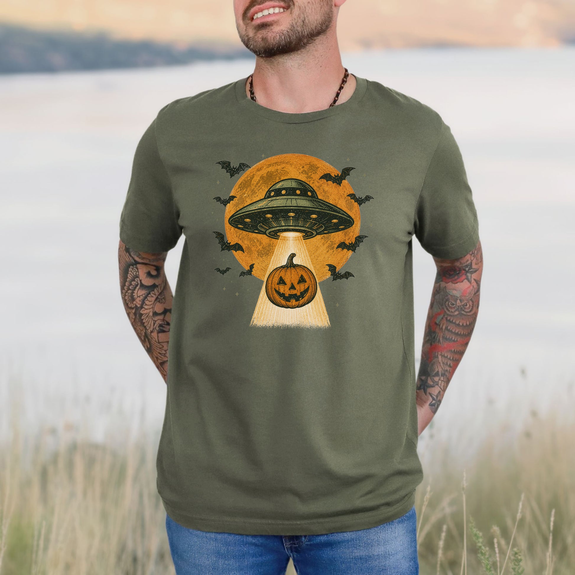 Pumpkin Pickup UFO Alien Abduction Retro Halloween Sci-Fi T-Shirt