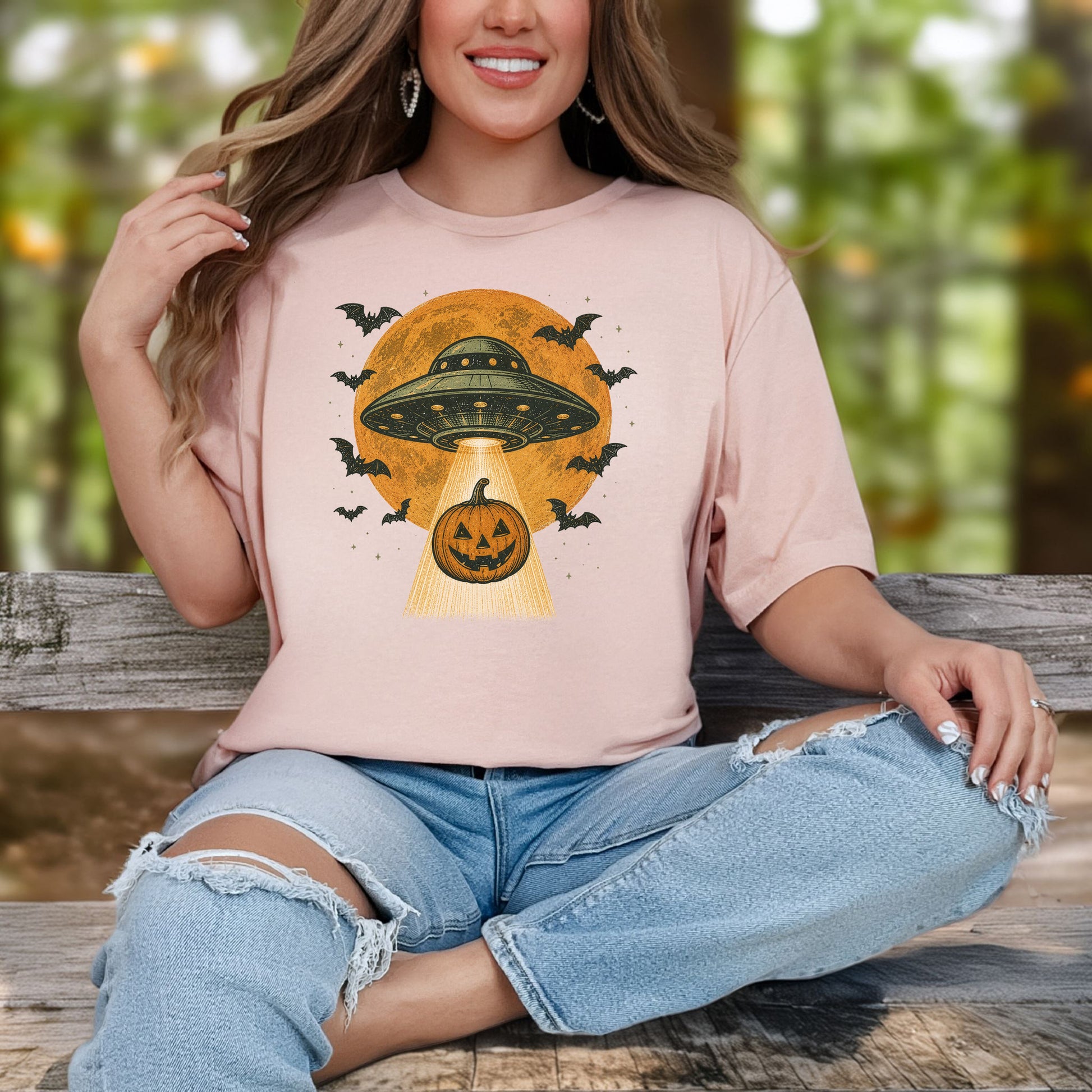 Pumpkin Pickup UFO Alien Abduction Retro Halloween Sci-Fi T-Shirt