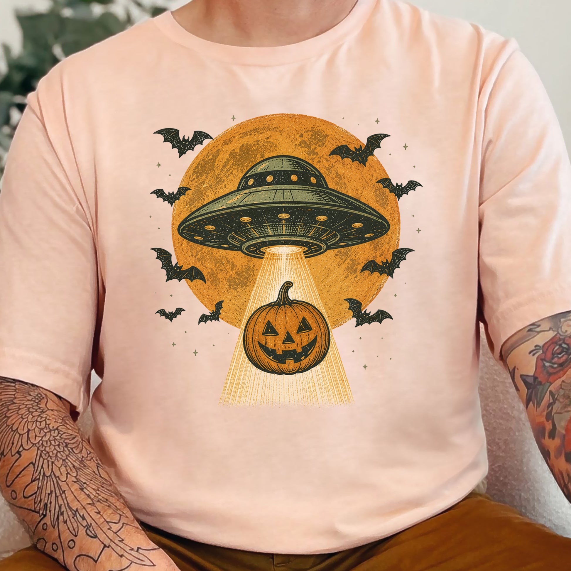 Pumpkin Pickup UFO Alien Abduction Retro Halloween Sci-Fi T-Shirt