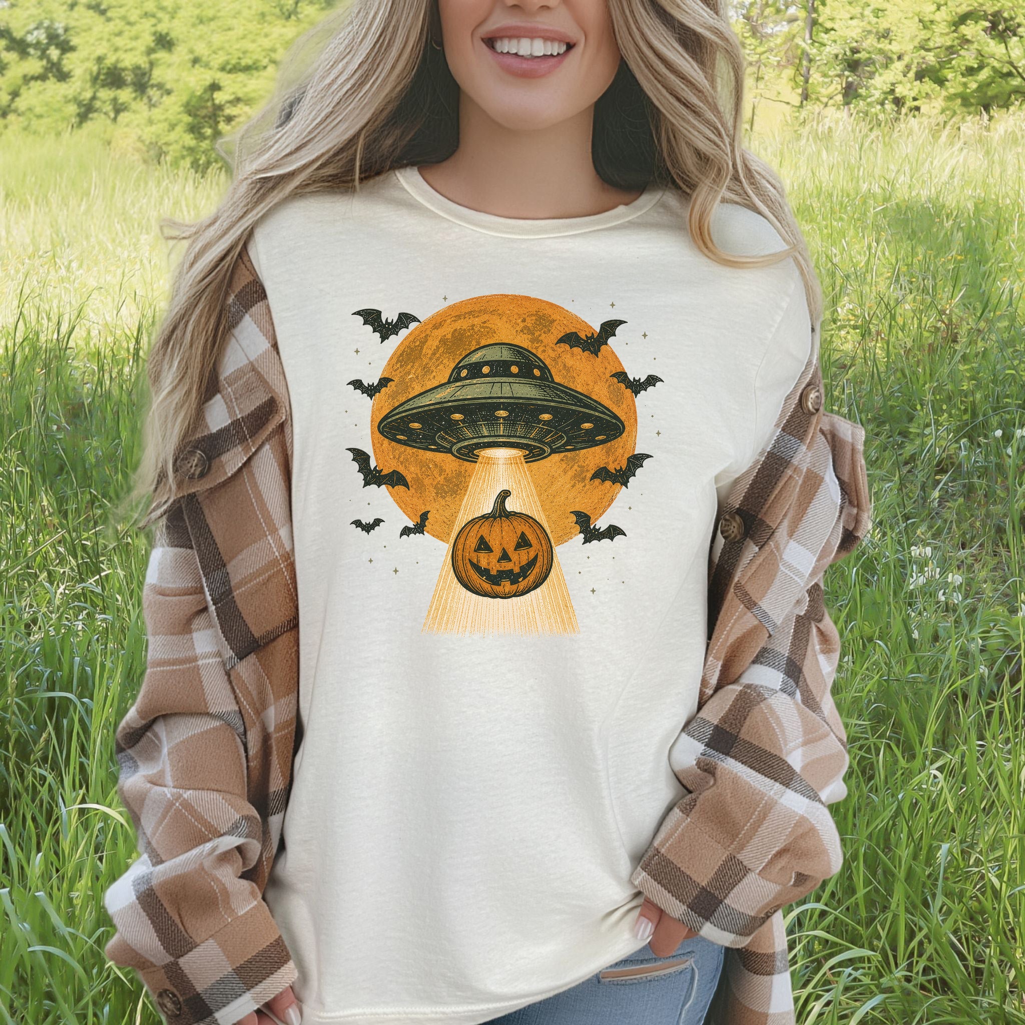 Pumpkin Pickup UFO Alien Abduction Retro Halloween Sci-Fi T-Shirt