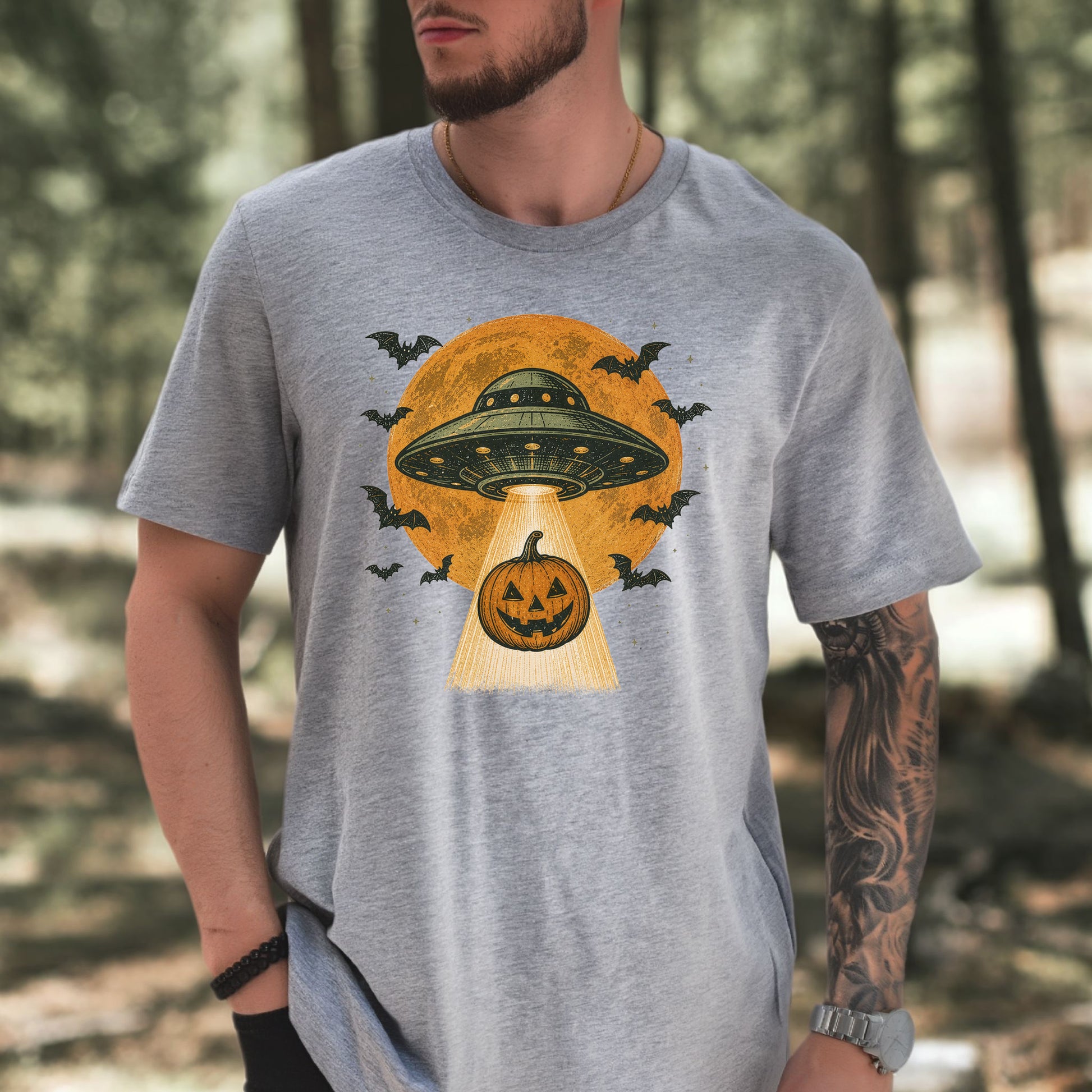 Pumpkin Pickup UFO Alien Abduction Retro Halloween Sci-Fi T-Shirt