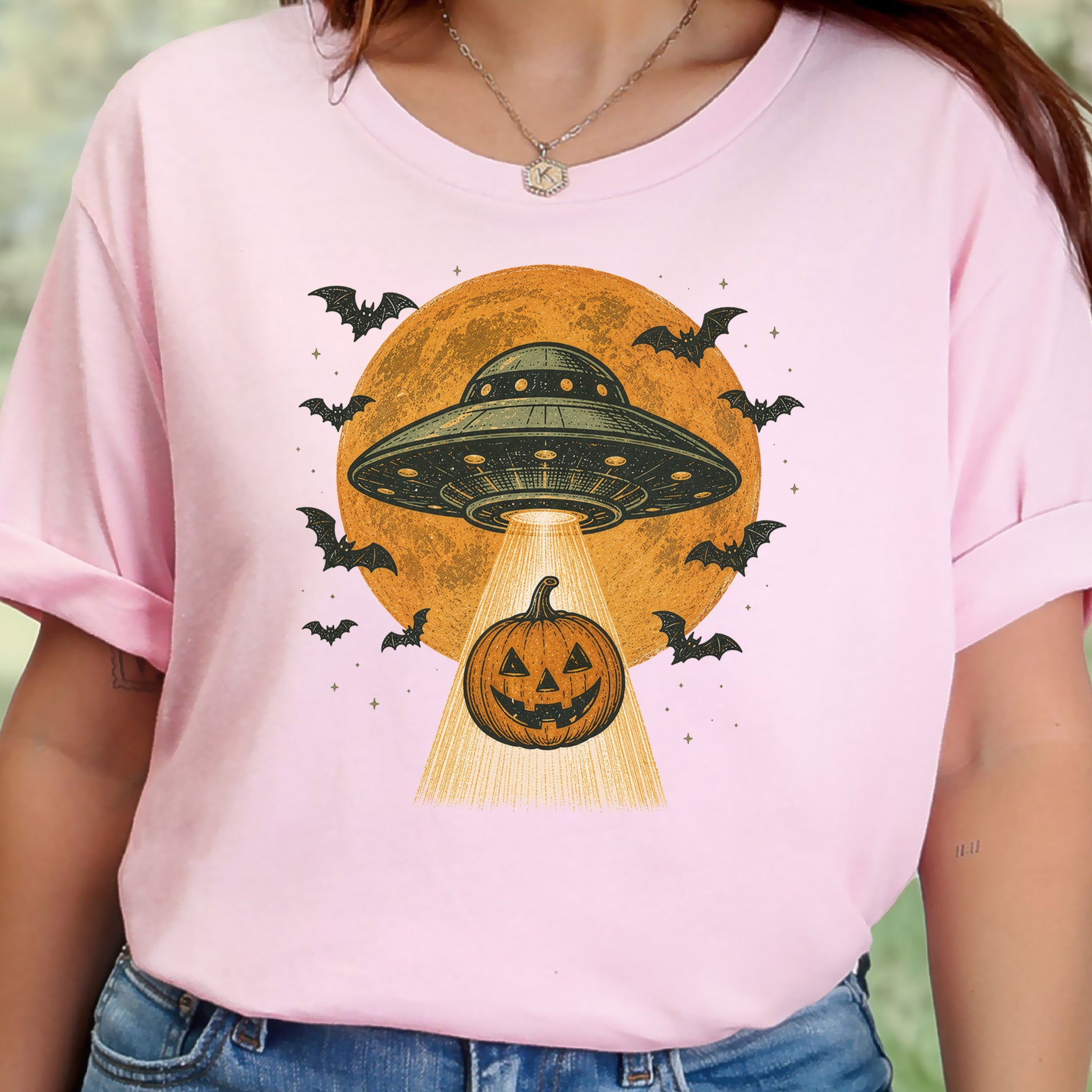 Pumpkin Pickup UFO Alien Abduction Retro Halloween Sci-Fi T-Shirt