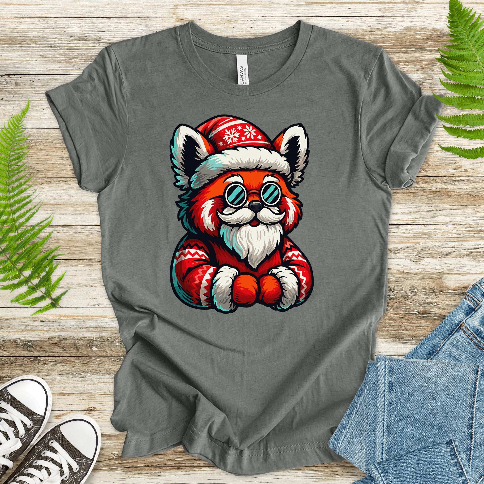 Red Panda Claus T-Shirt – Cool Santa Christmas Animal Tee
