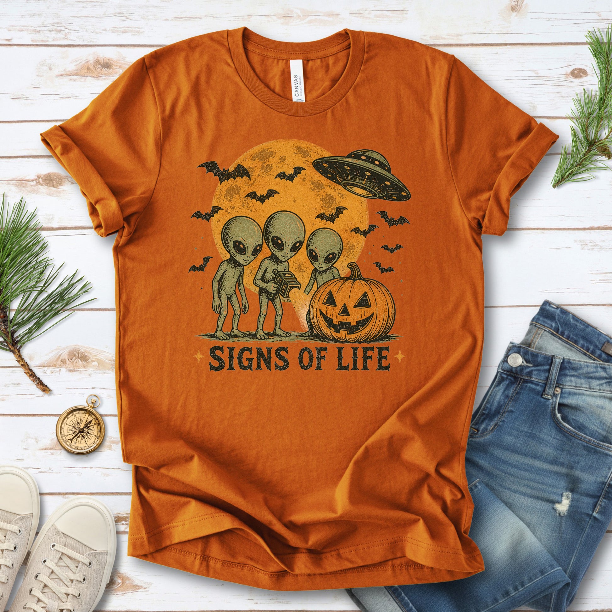 Signs of Life Alien UFO Halloween Pumpkin Retro Sci-Fi Graphic T-Shirt