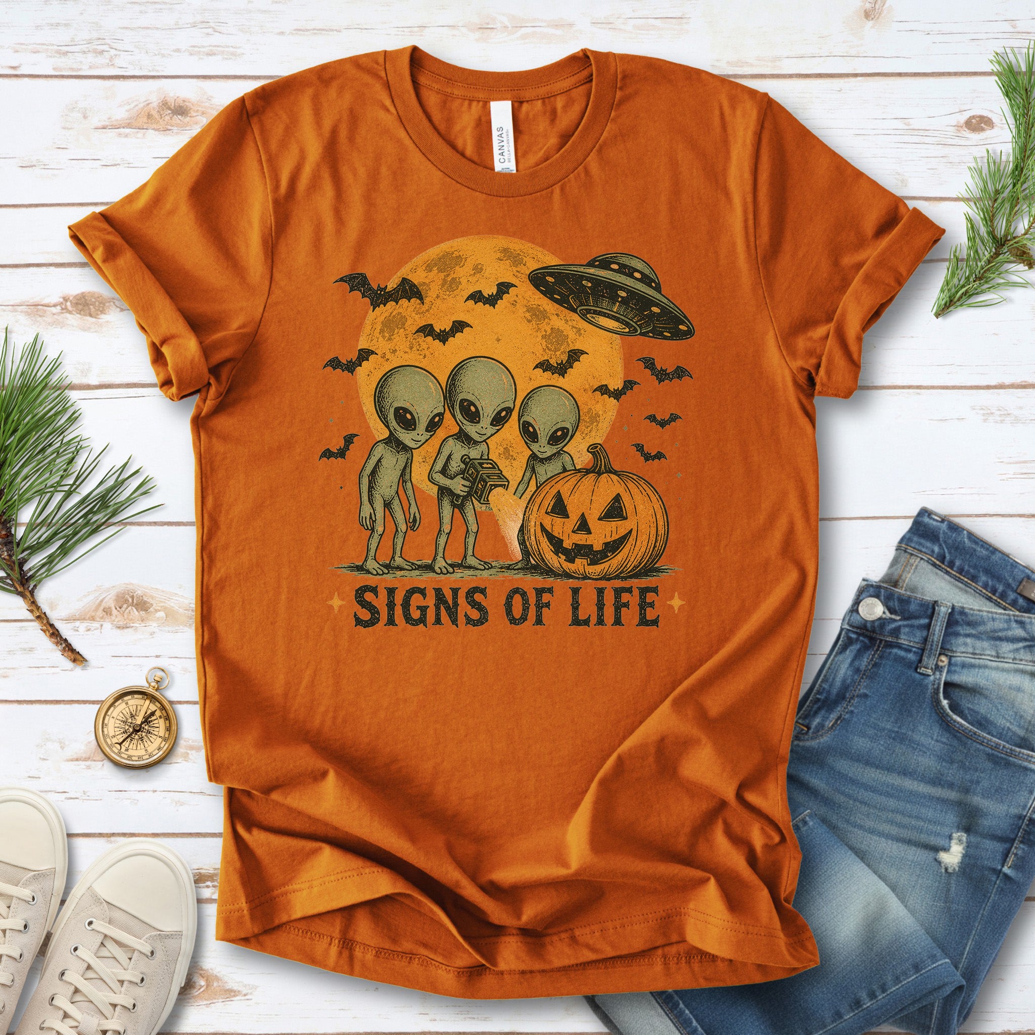 Signs of Life Alien UFO Halloween Pumpkin Retro Sci-Fi Graphic T-Shirt