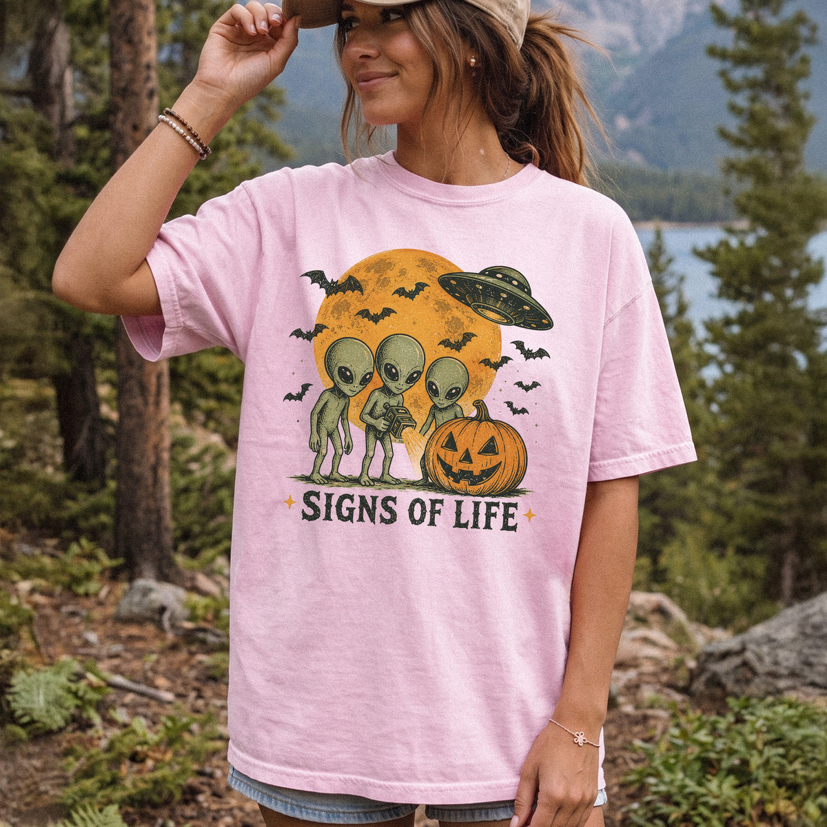 Signs of Life Alien UFO Halloween Pumpkin Retro Sci-Fi Comfort Colors Shirt