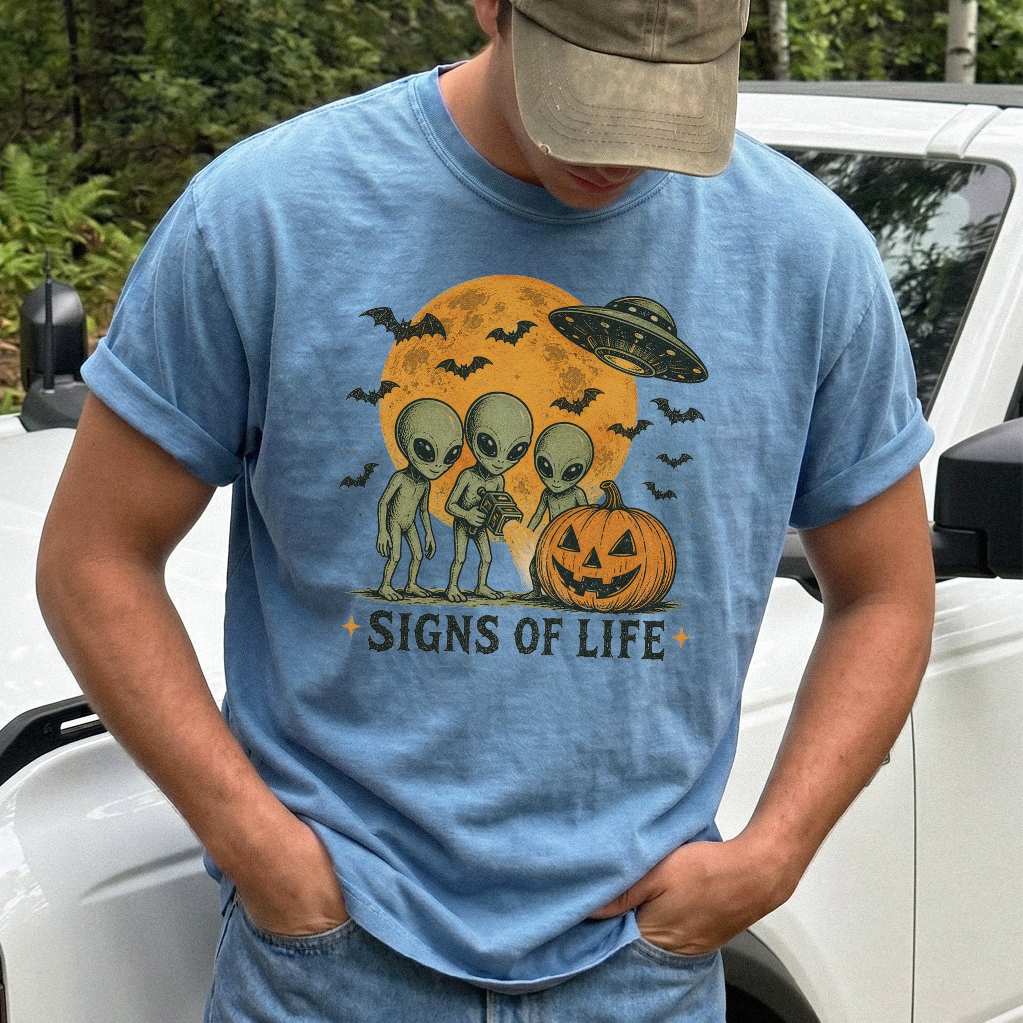 Signs of Life Alien UFO Halloween Pumpkin Retro Sci-Fi Comfort Colors Shirt