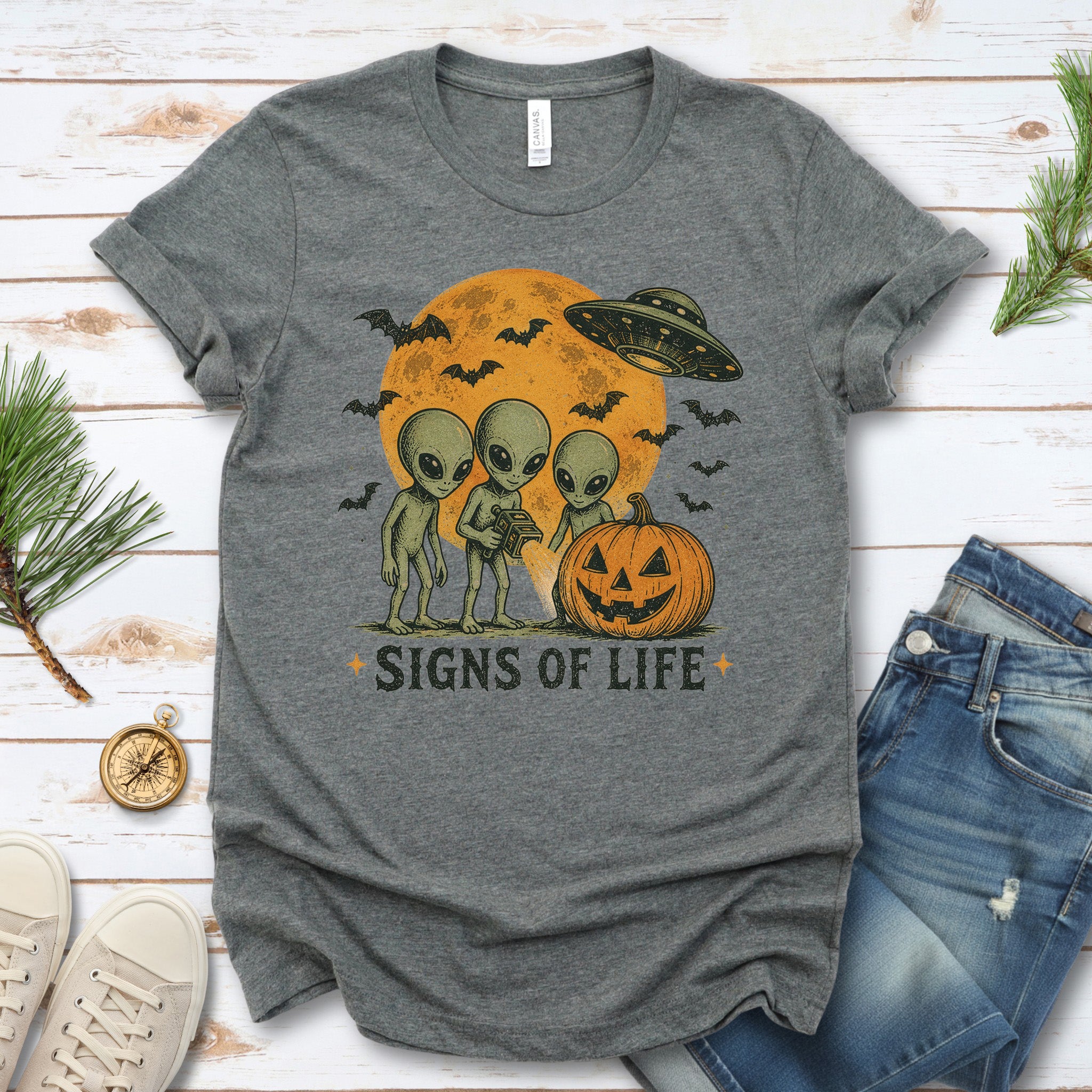 Signs of Life Alien UFO Halloween Pumpkin Retro Sci-Fi Graphic T-Shirt