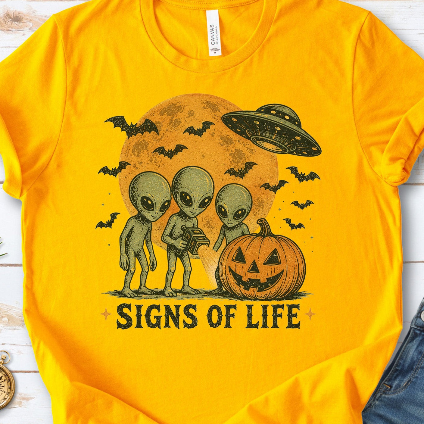 Signs of Life Alien UFO Halloween Pumpkin Retro Sci-Fi Graphic T-Shirt