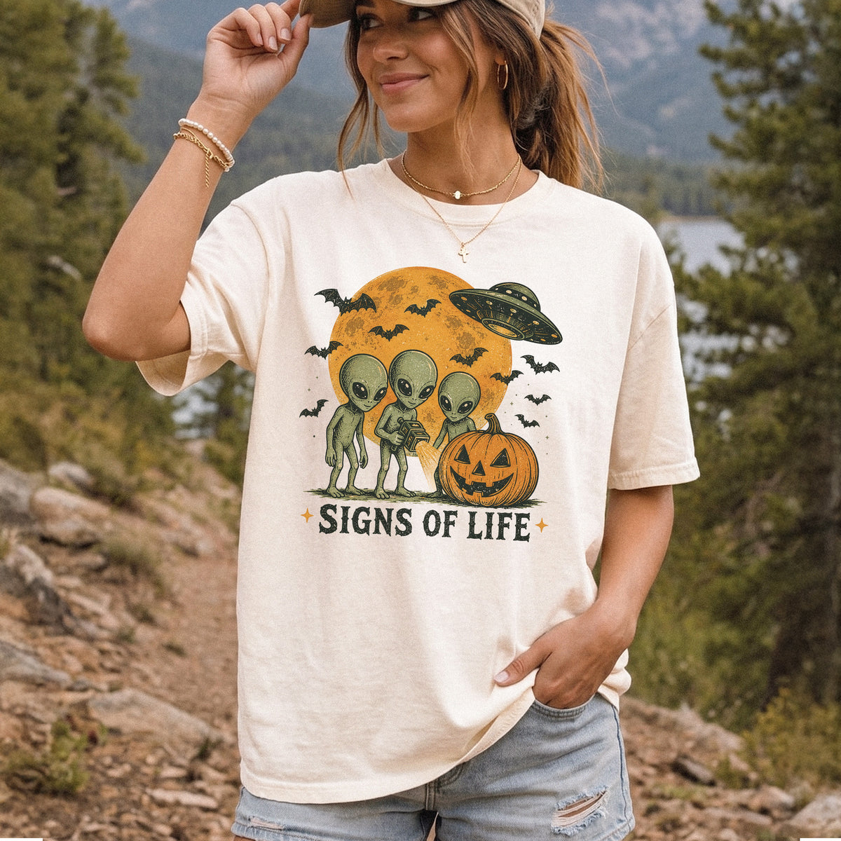 Signs of Life Alien UFO Halloween Pumpkin Retro Sci-Fi Comfort Colors Shirt