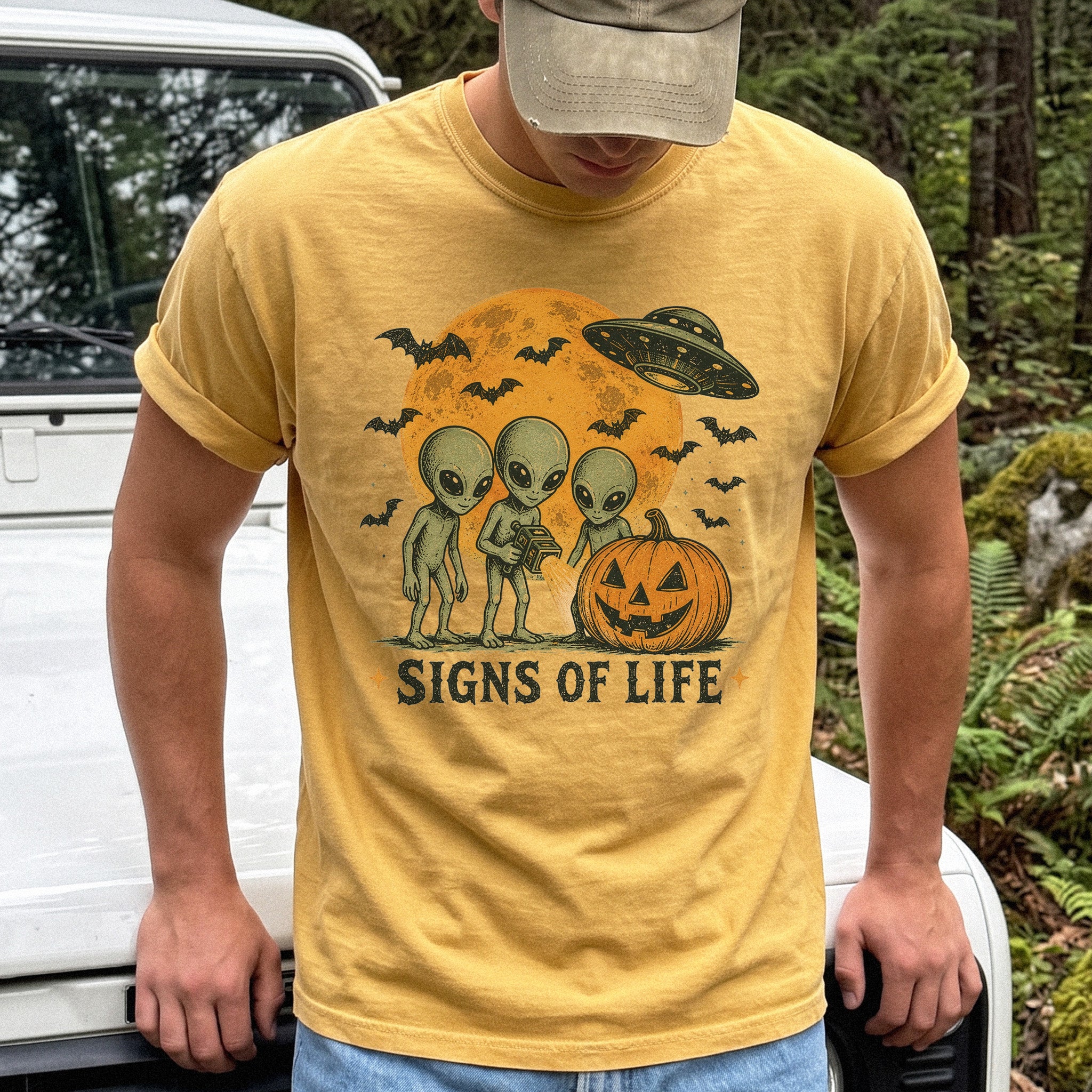 Signs of Life Alien UFO Halloween Pumpkin Retro Sci-Fi Comfort Colors Shirt