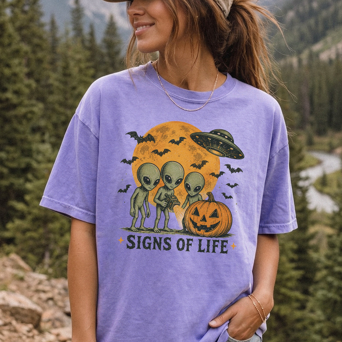Signs of Life Alien UFO Halloween Pumpkin Retro Sci-Fi Comfort Colors Shirt
