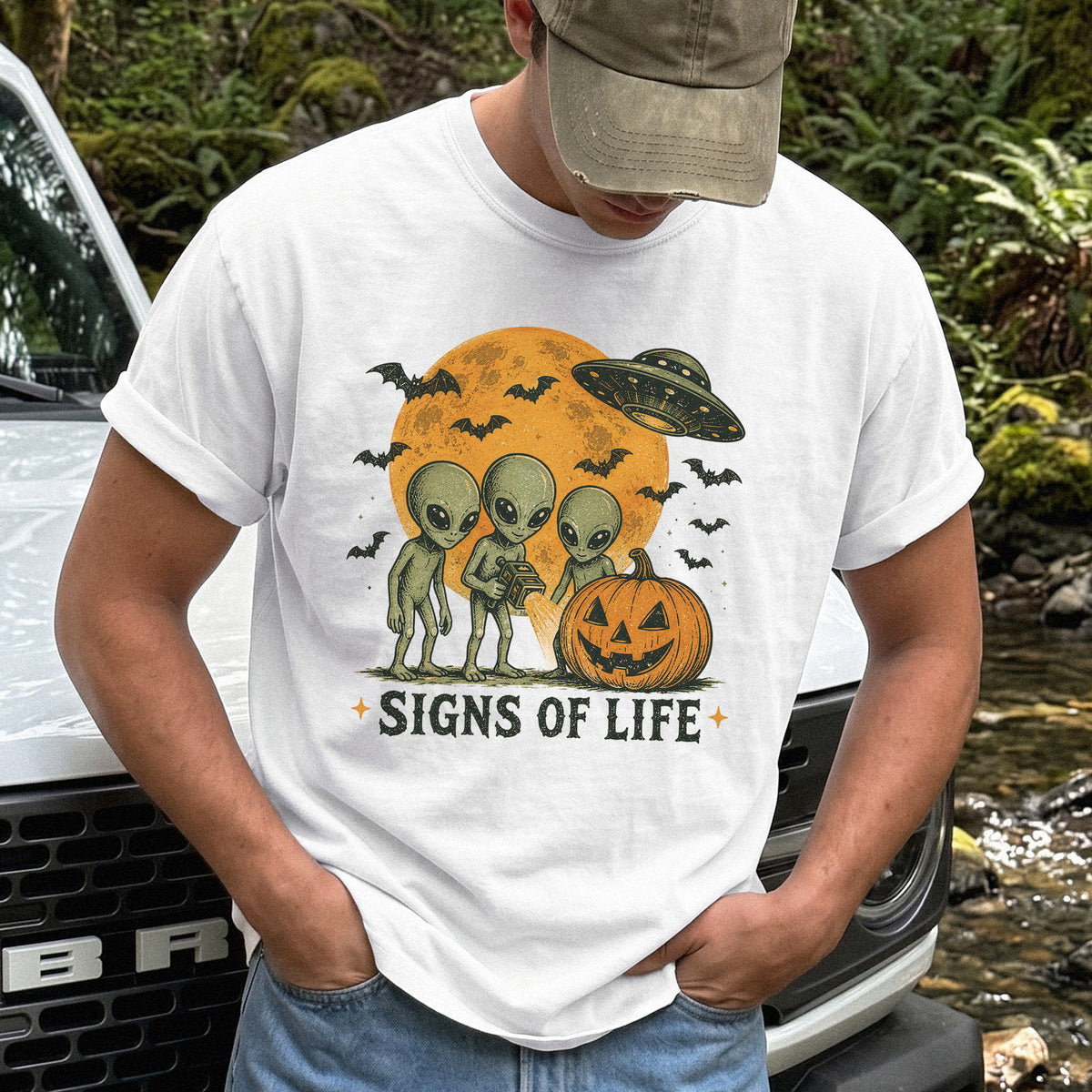 Signs of Life Alien UFO Halloween Pumpkin Retro Sci-Fi Comfort Colors Shirt