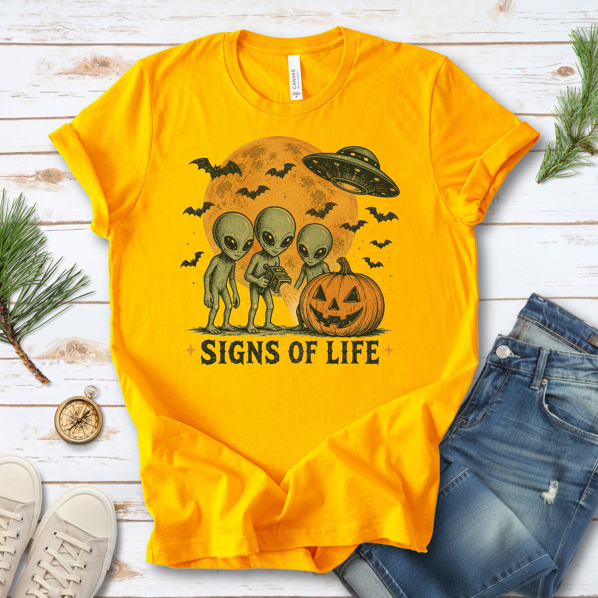 Signs of Life Alien UFO Halloween Pumpkin Retro Sci-Fi Graphic T-Shirt