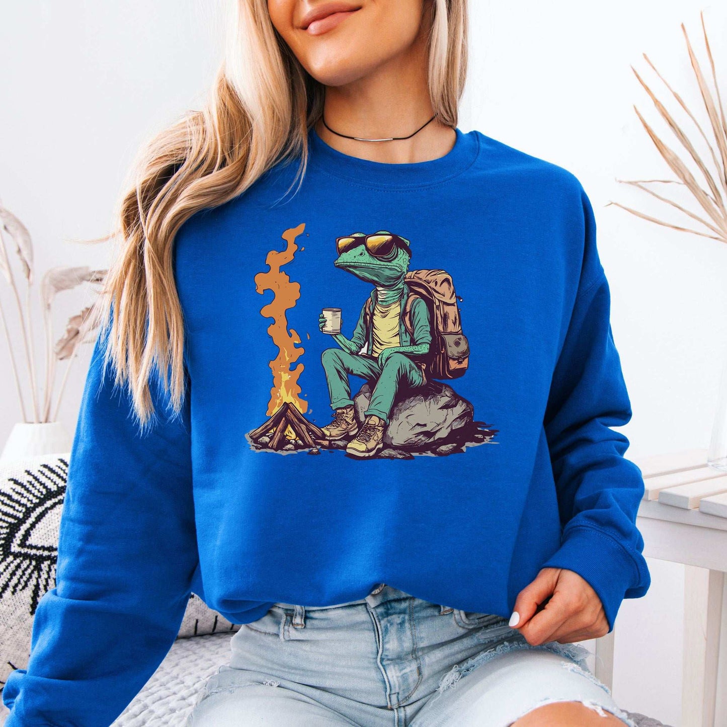 Campfire Chameleon Sweatshirt – Cozy Reptile Vibes for Chill Adventurers