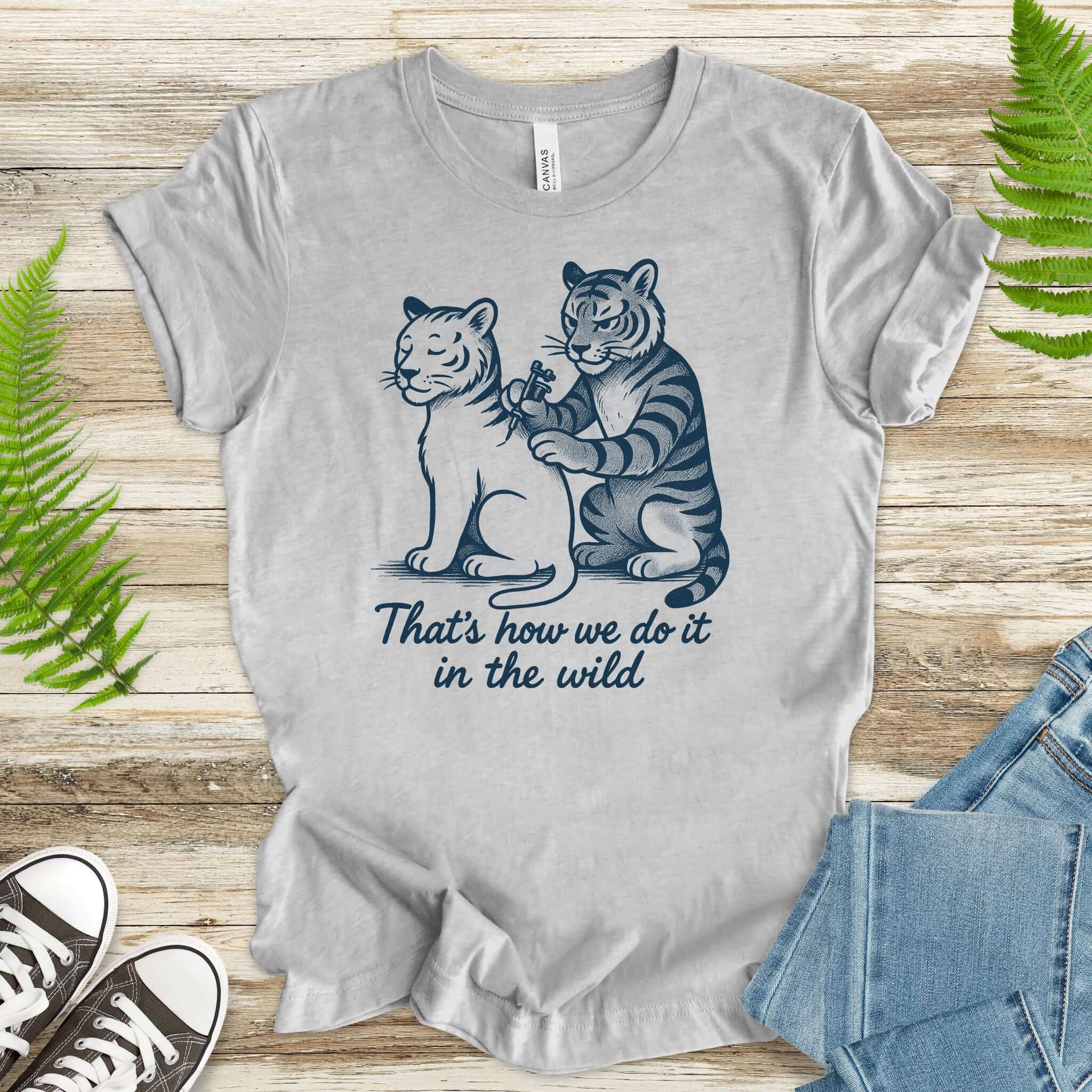 Tiger Tattoo T-Shirt – Funny Jungle Big Cat & Tattoo Artist Tee