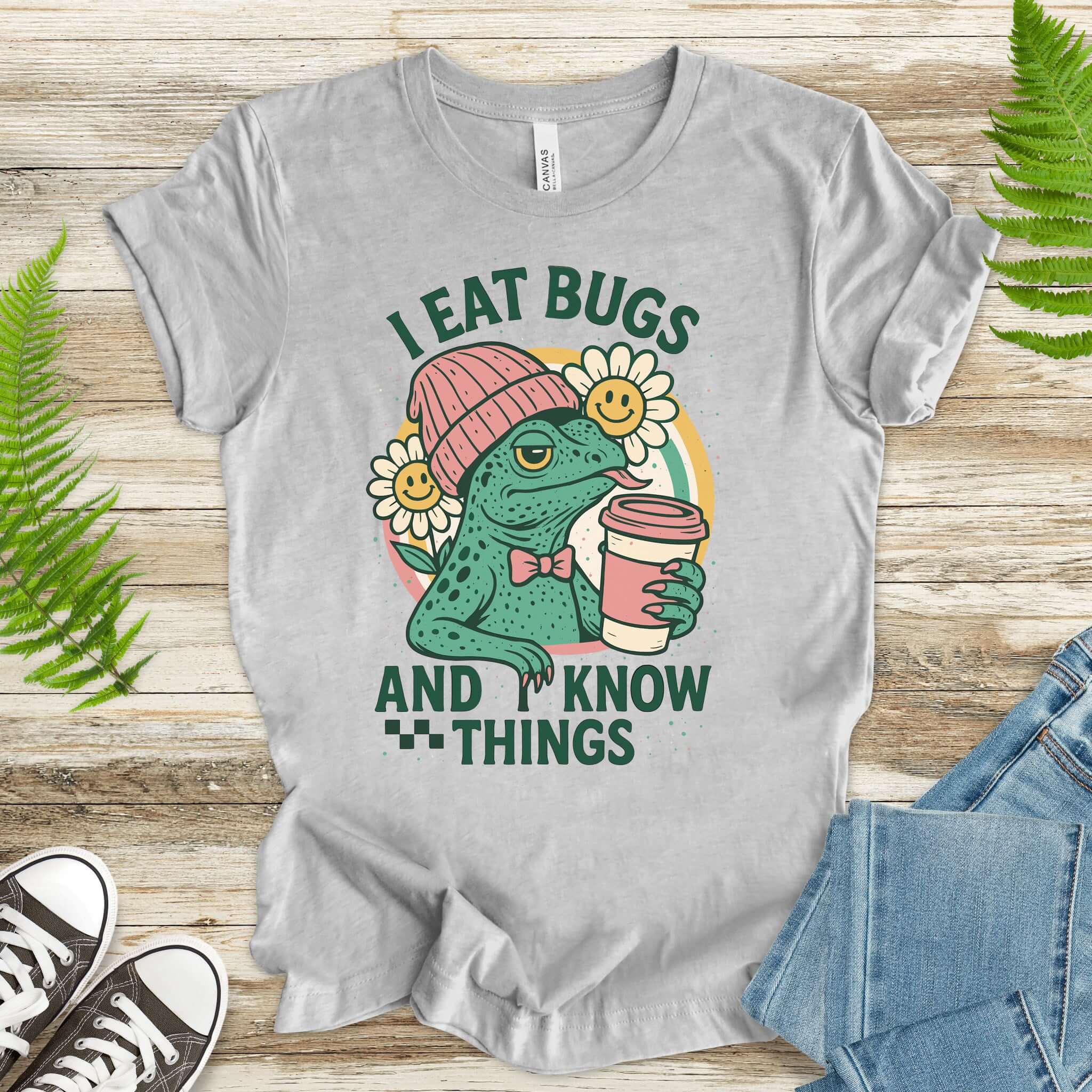 Lizard I Eat Bugs and I Know Things Sassy T-Shirt