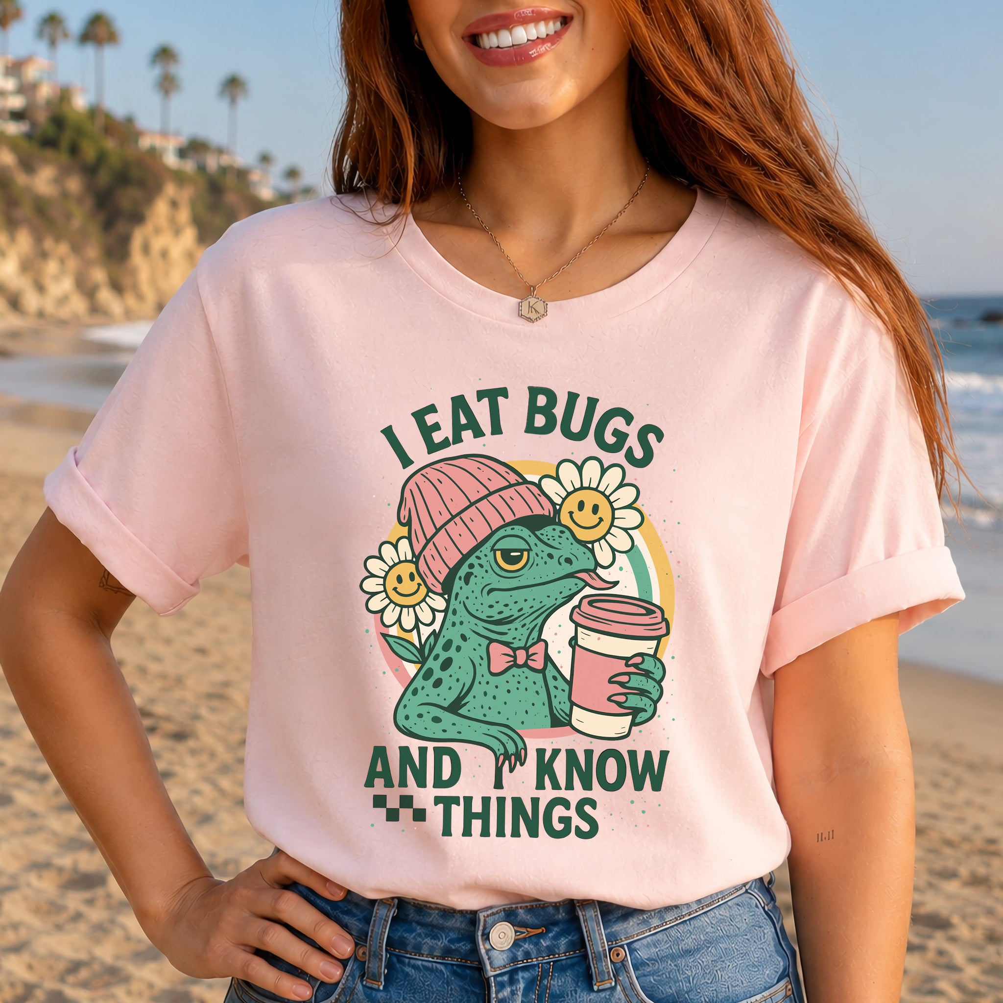 Lizard I Eat Bugs and I Know Things Sassy T-Shirt